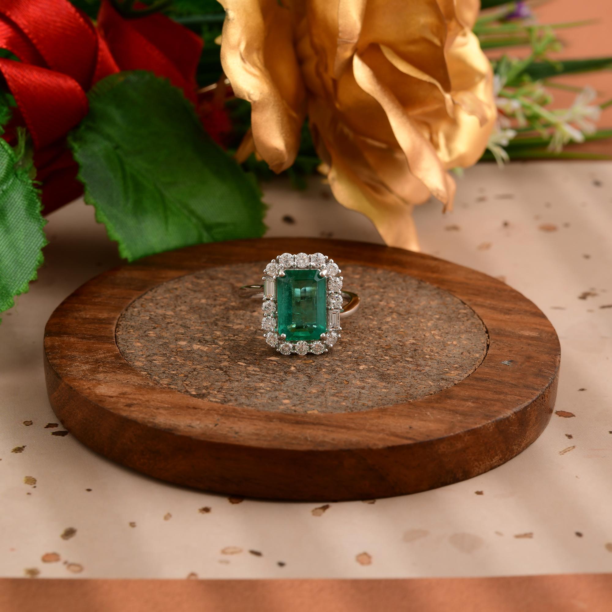 En vente :  3.34ct Octagon Emerald 0.80cts SI/HI Diamond Halo Engagement Ring 18k White Gold 8