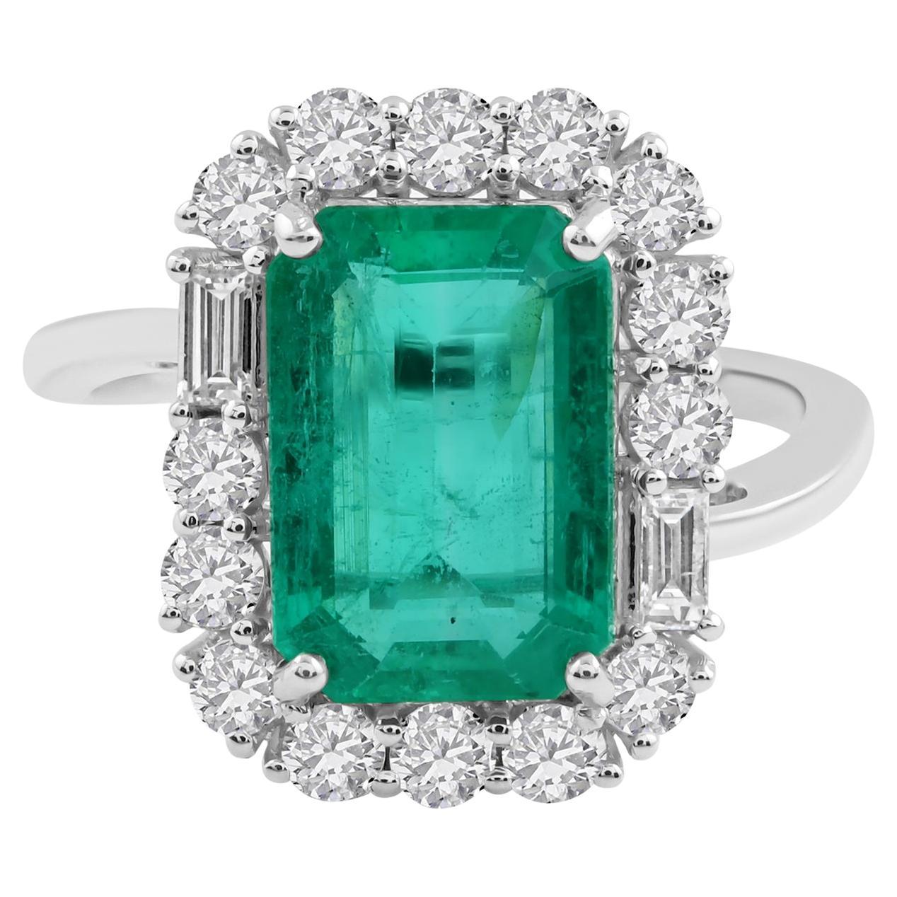 En vente :  3.34ct Octagon Emerald 0.80cts SI/HI Diamond Halo Engagement Ring 18k White Gold