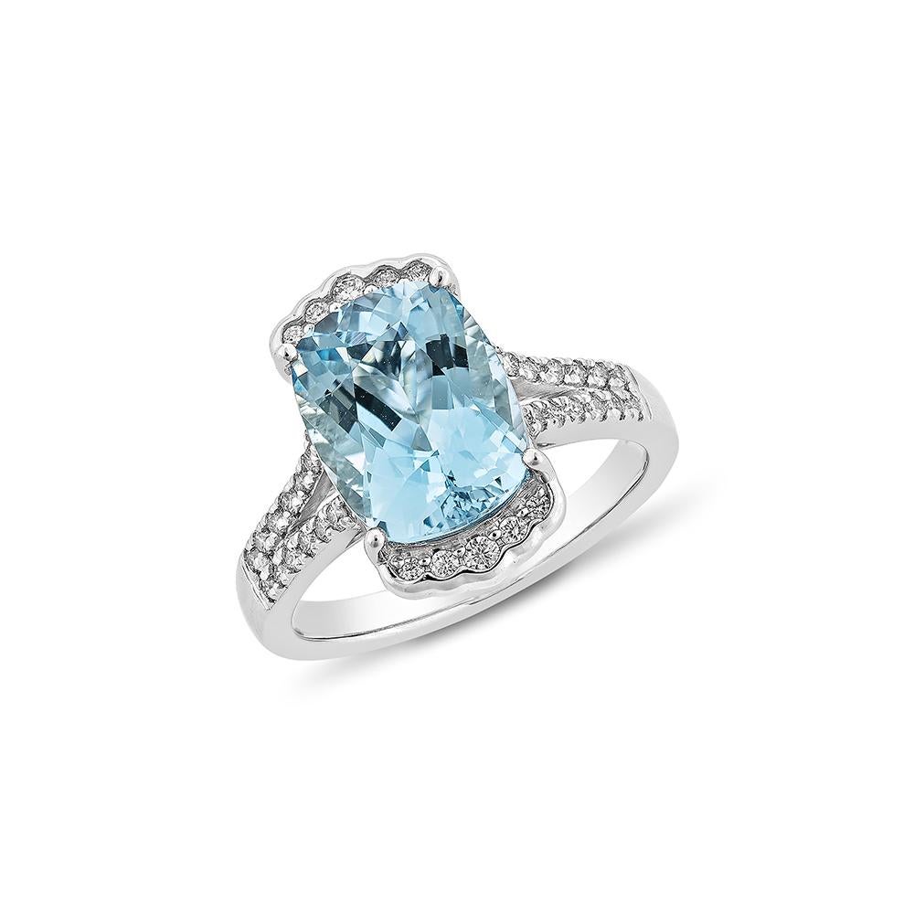 Contemporary 3.35 Carat Aquamarine Fancy Ring in 18Karat White Gold with White Diamond.   For Sale