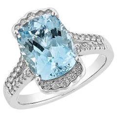 3,35 Karat Aquamarin Fancy Ring aus 18 Karat Weißgold mit weißem Diamant.  