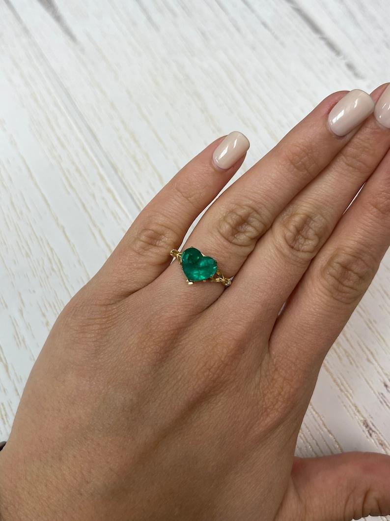 3.35 Carat Certified Heart-Cut Colombian Emerald  Vivid Muzo Green Loose Gem For Sale 1