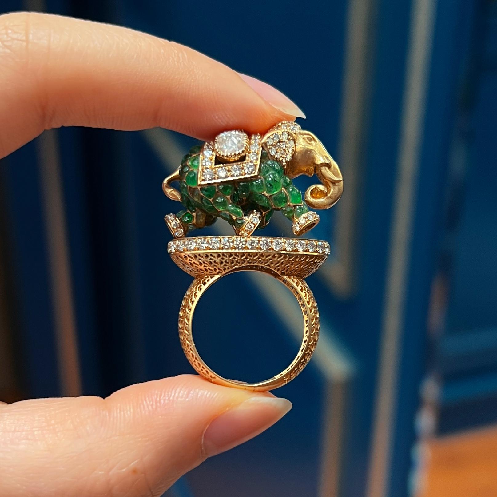3.35 Carat Emerald & 2.36 Carat White Diamond ''Graceful Walk Elephant'' Ring In New Condition For Sale In Hung Hom, HK