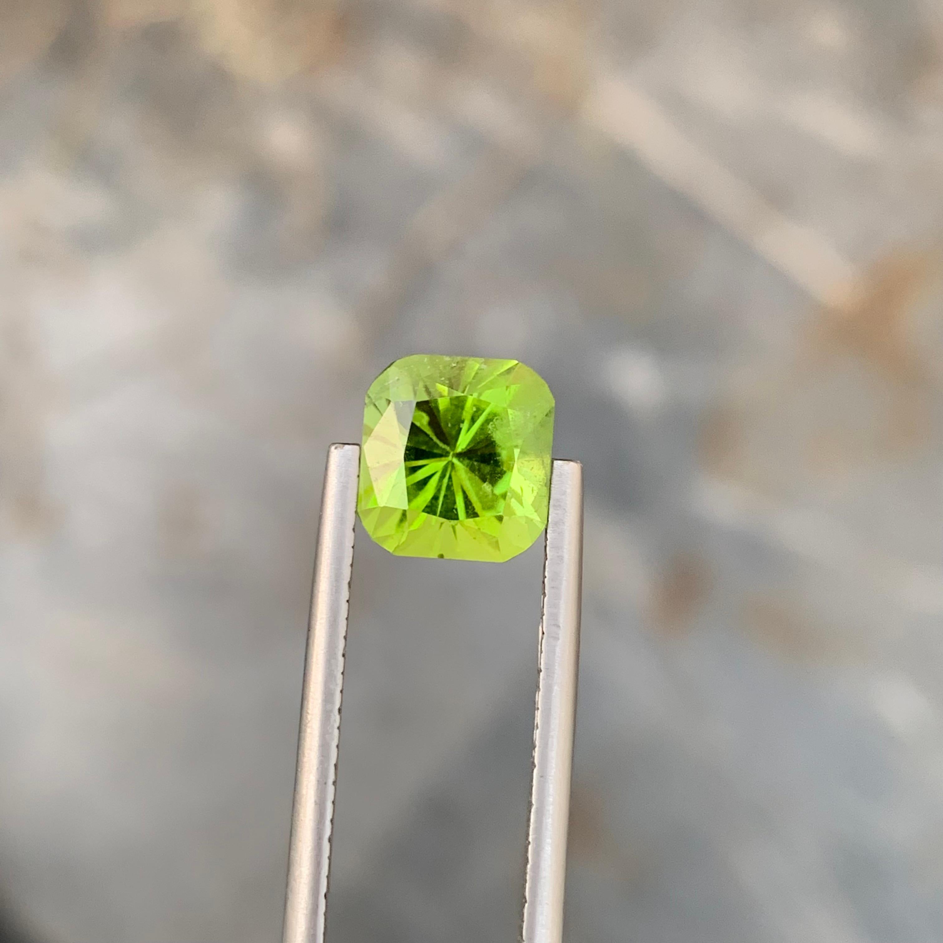 Arts and Crafts 3.35 Carat Natural Loose Apple Green Peridot Square Shape Gem For Jewellery  For Sale