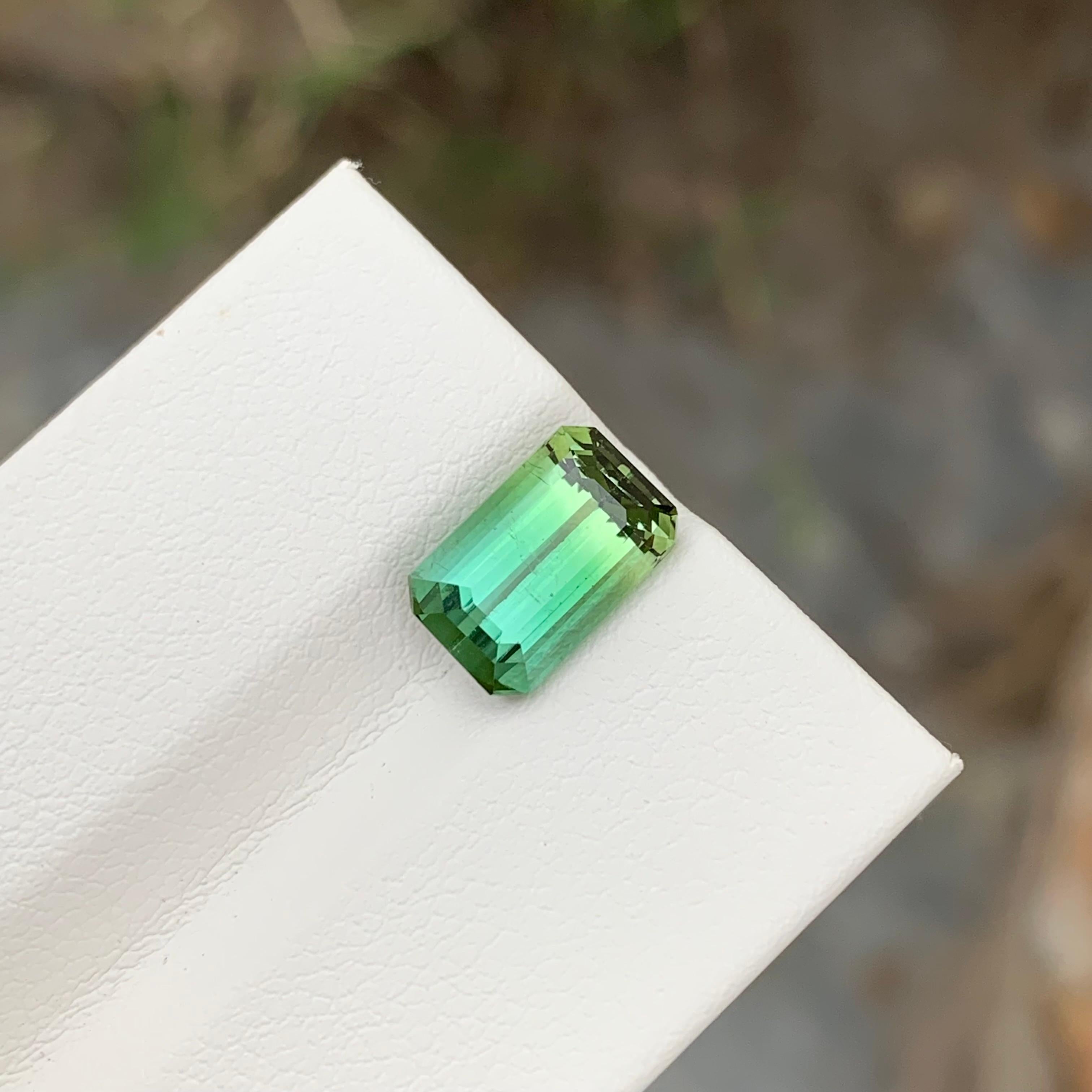 3.35 Carat Natural Loose Bi Colour Tourmaline Emerald Shape Gem For Jewellery  In New Condition For Sale In Peshawar, PK