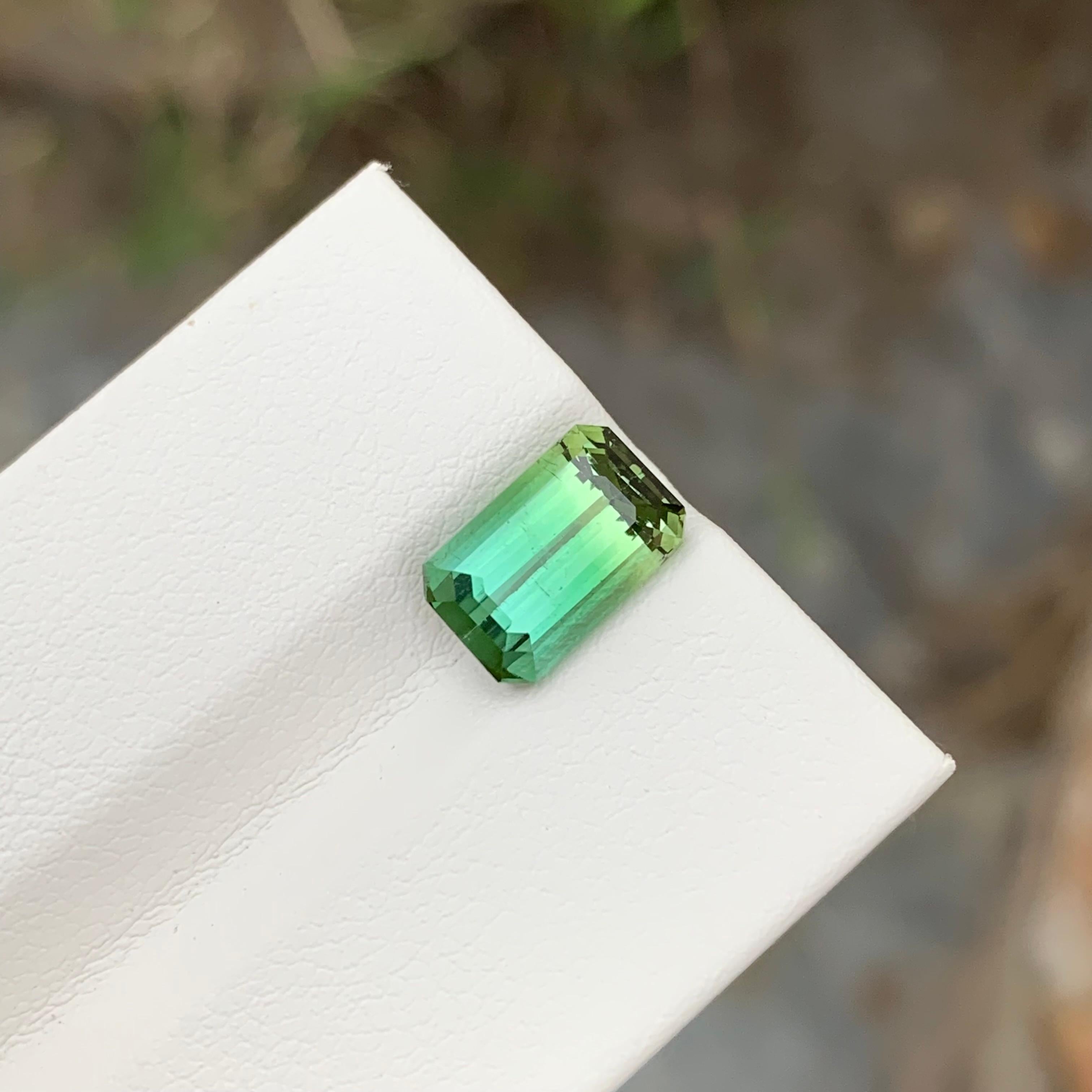 Women's or Men's 3.35 Carat Natural Loose Bi Colour Tourmaline Emerald Shape Gem For Jewellery  For Sale