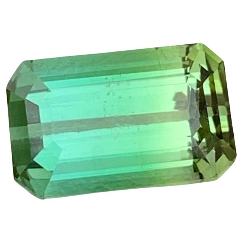 Tourmaline naturelle non sertie bicolore de 3.35 carats en forme d'émeraude pour bijoux 