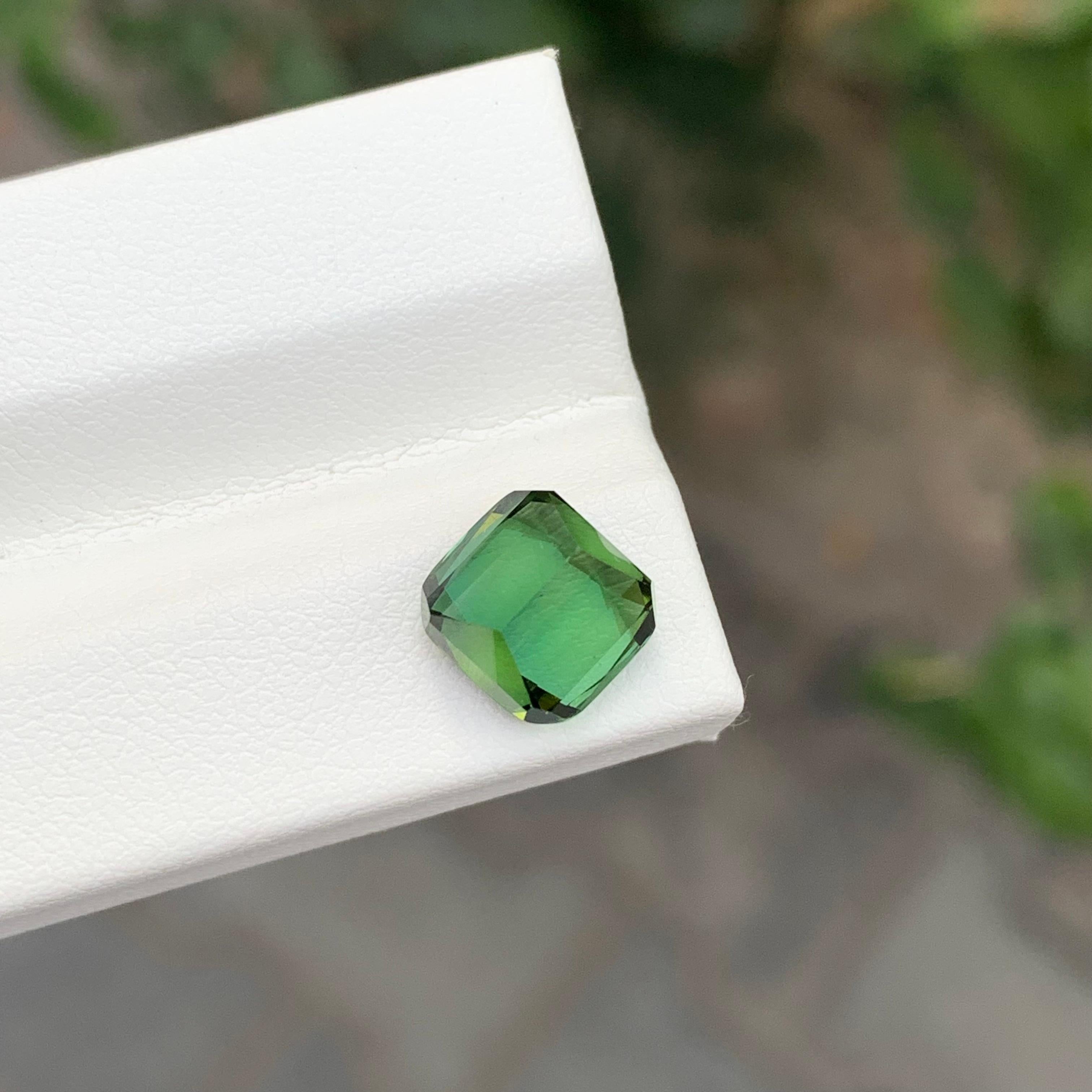 Gema natural suelta de turmalina verde azul de 3.35 quilates en forma de cojín en venta 4
