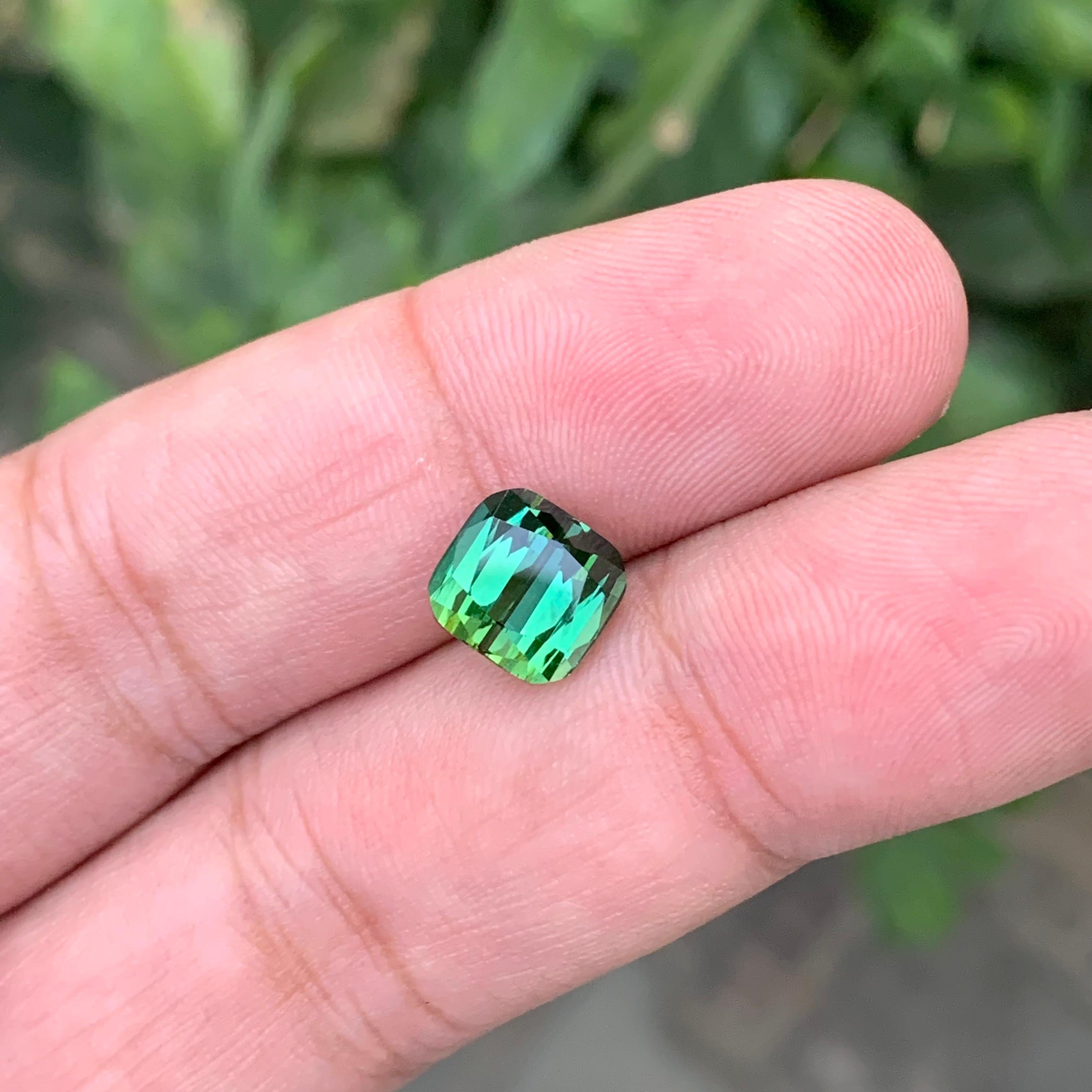 Gema natural suelta de turmalina verde azul de 3.35 quilates en forma de cojín en venta 7