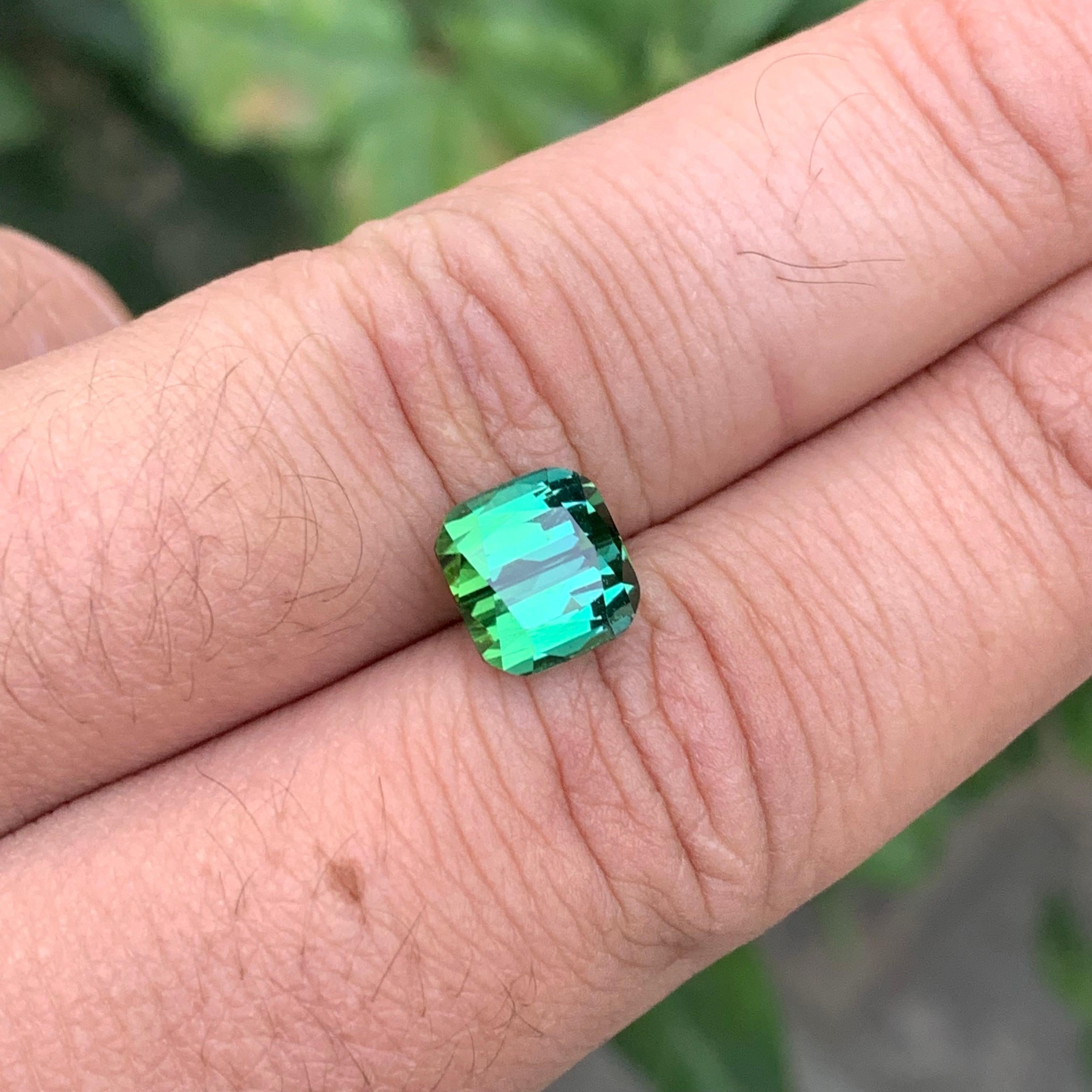 Gema natural suelta de turmalina verde azul de 3.35 quilates en forma de cojín en venta 9