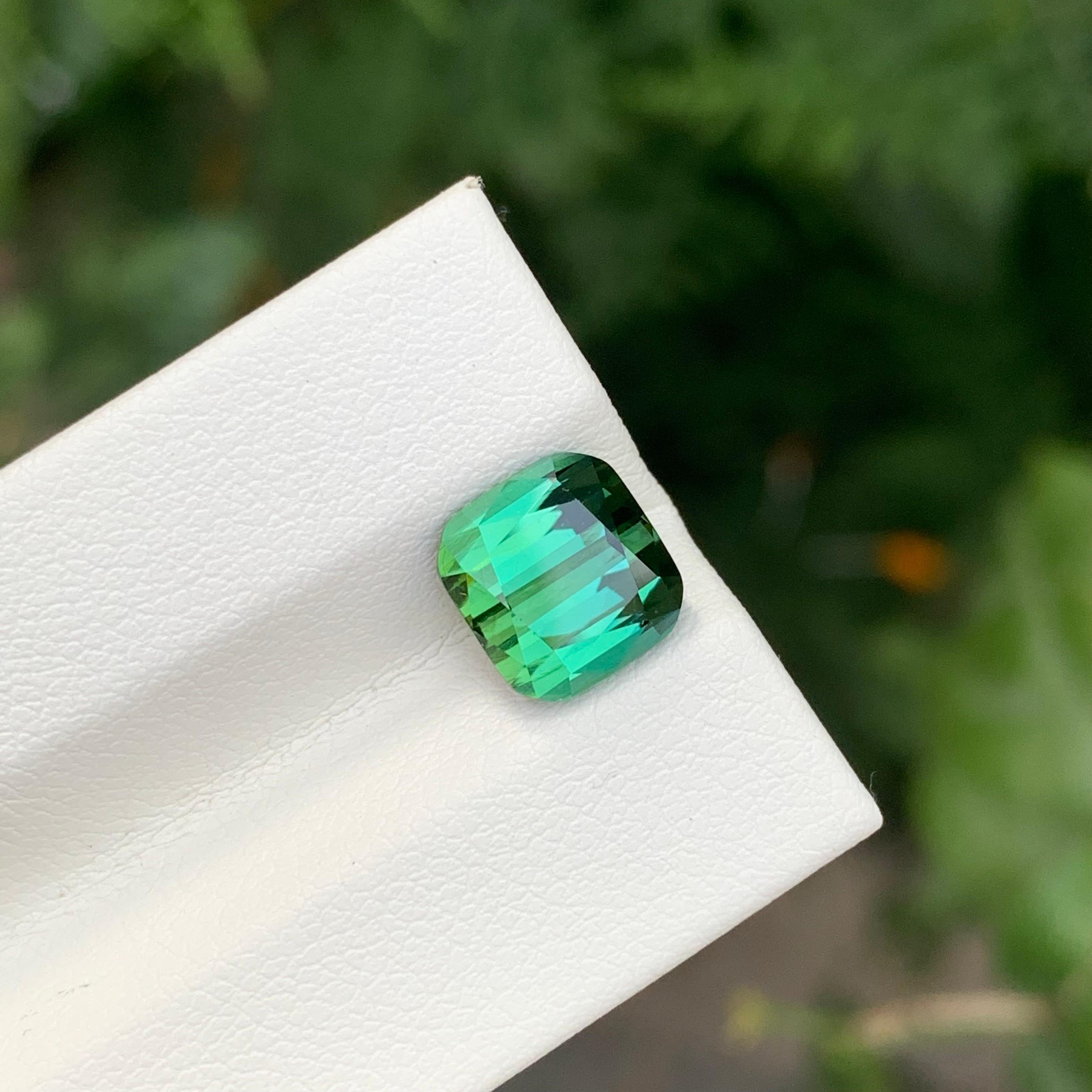 Gema natural suelta de turmalina verde azul de 3.35 quilates en forma de cojín en venta 2