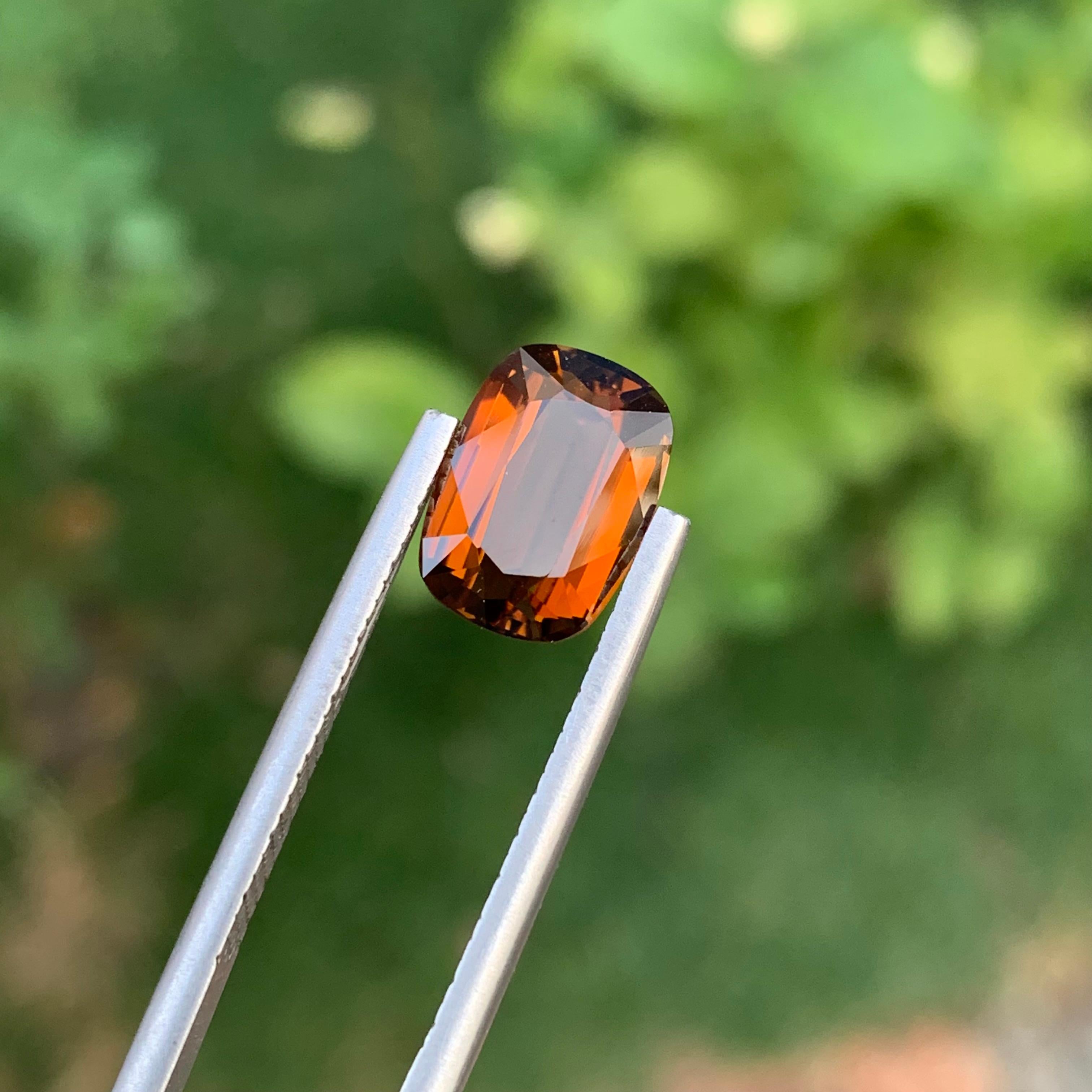 Arts and Crafts Tourmaline naturelle Dravite en forme de coussin de 3,35 carats d'Afrique en vente