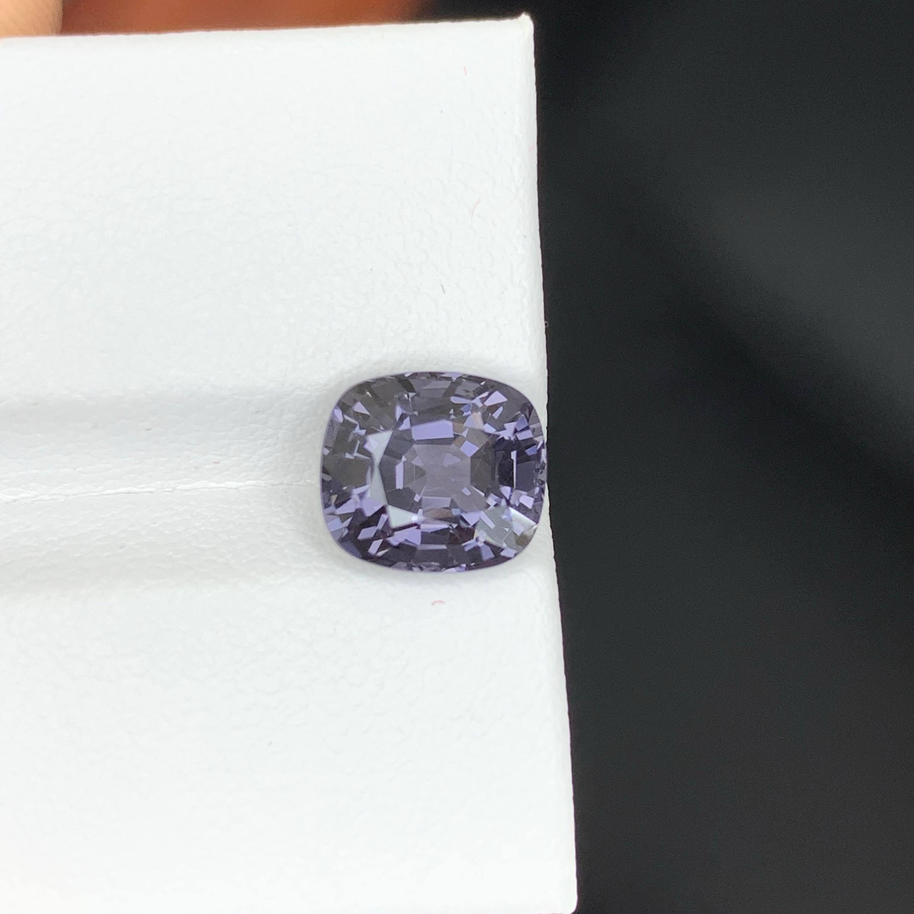 3.35 Carati di Spinello Grigio Naturale Sciolto Pietra Gemma Burmese Taglio Cuscino in vendita 1