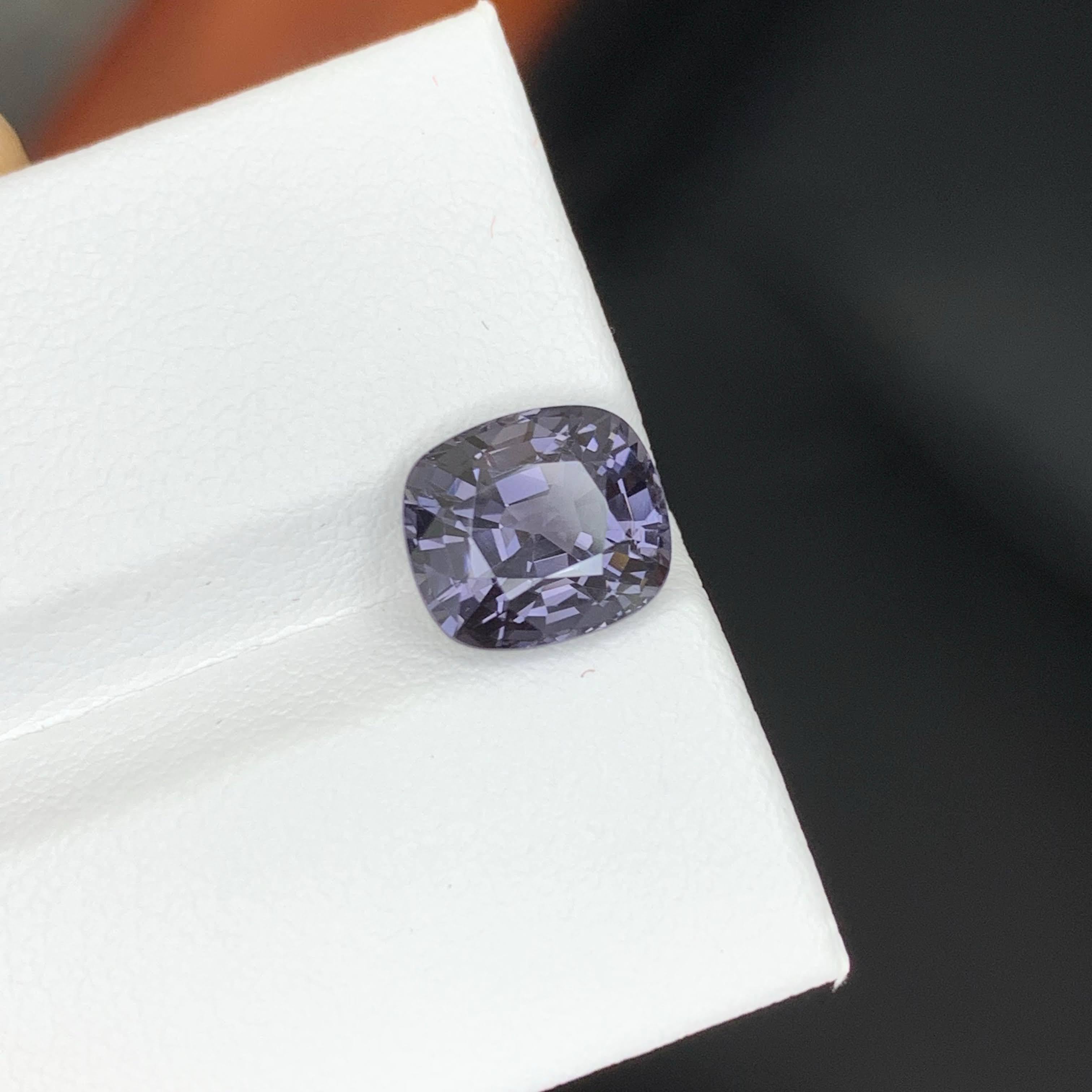 3.35 Carati di Spinello Grigio Naturale Sciolto Pietra Gemma Burmese Taglio Cuscino in vendita 2