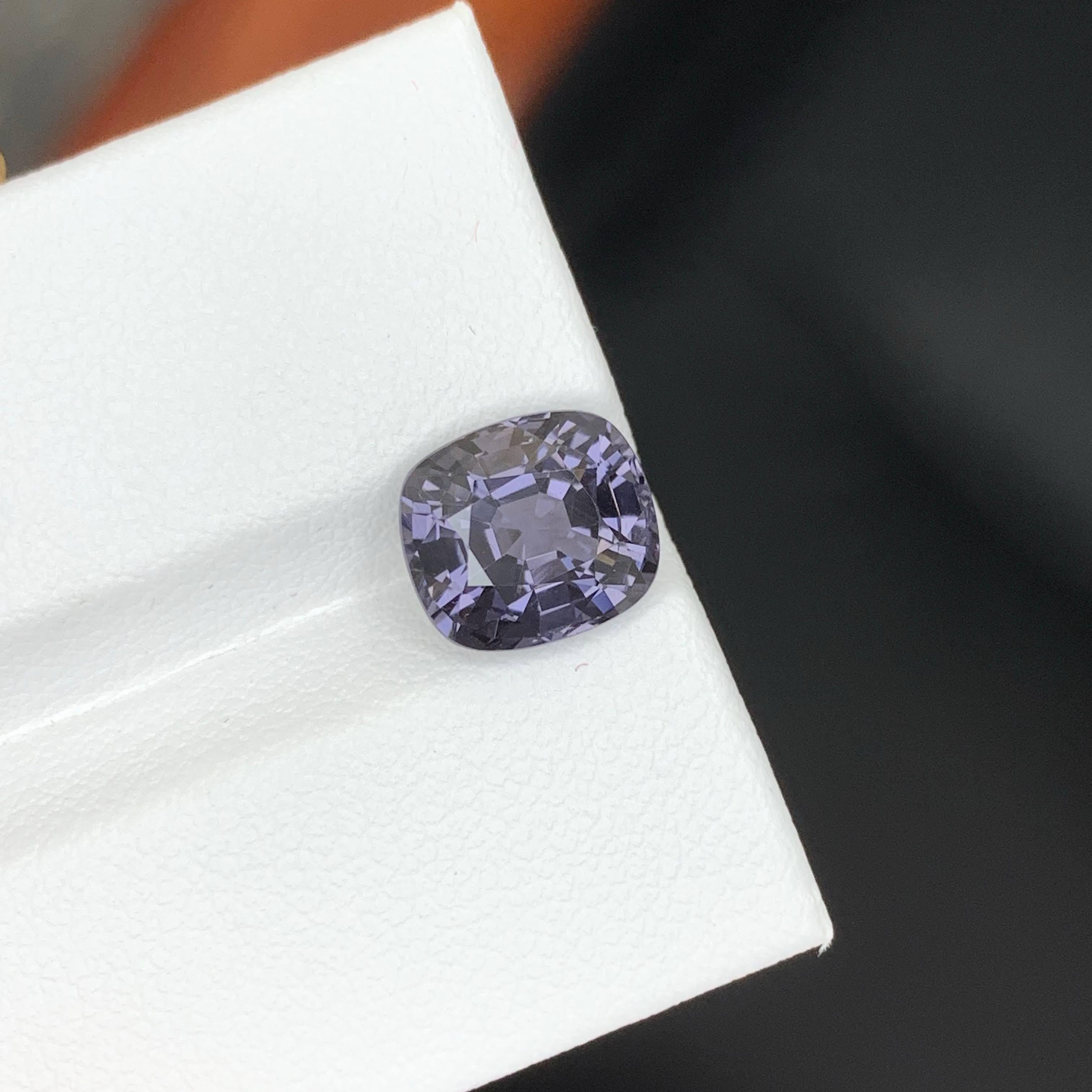 3.35 Carati di Spinello Grigio Naturale Sciolto Pietra Gemma Burmese Taglio Cuscino in vendita 3