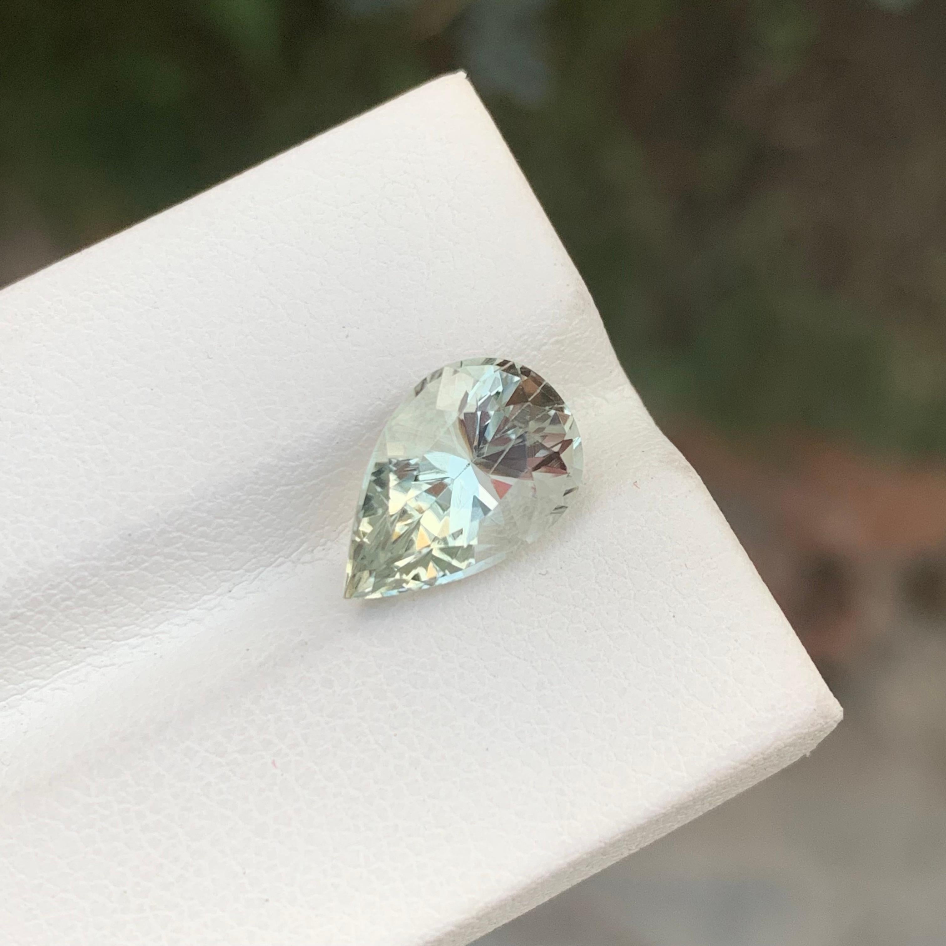 Arts and Crafts 3.35 Carat Natural Loose Green Amethyst Pear Shape Gemstone (Améthyste verte en forme de poire) en vente