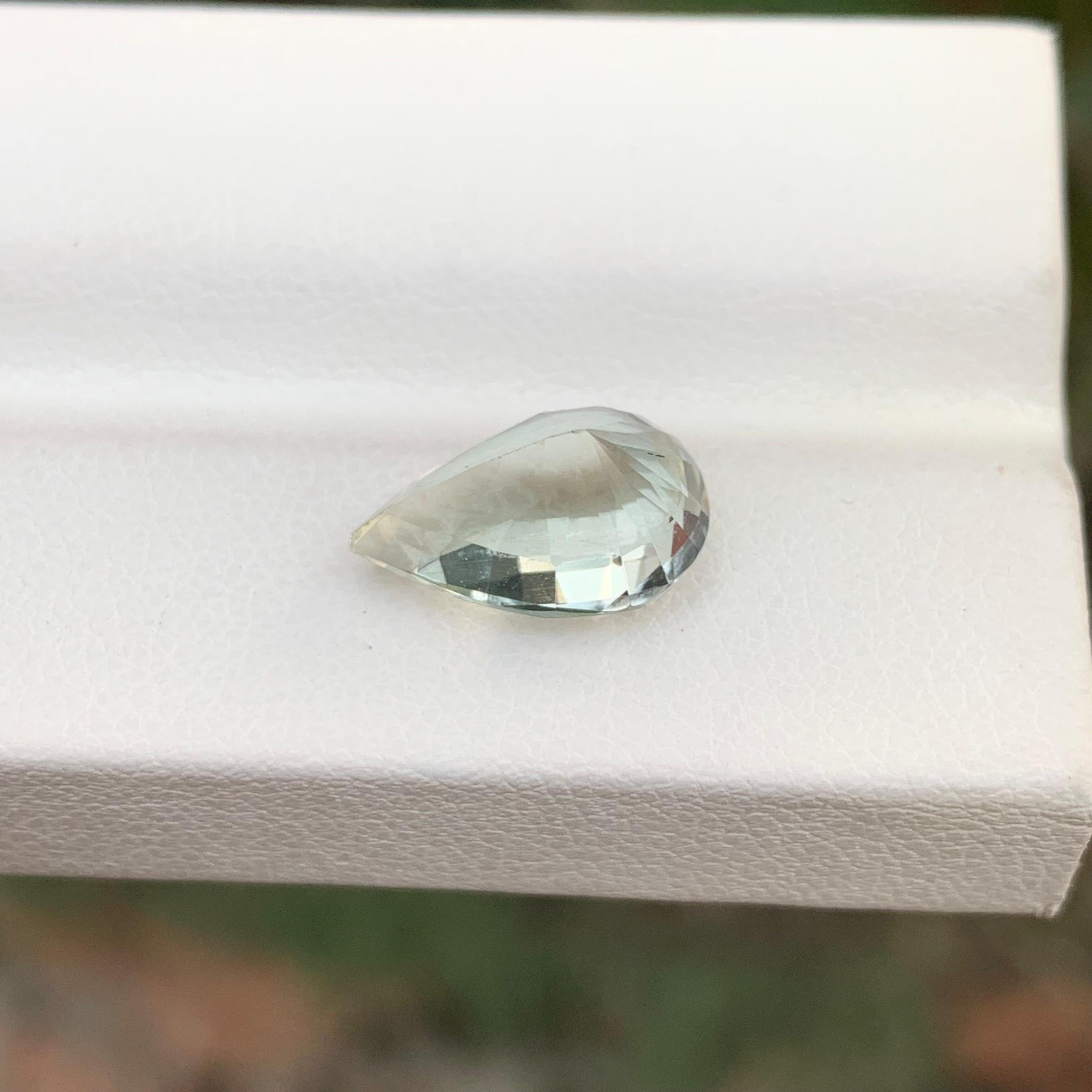 3.35 Carat Natural Loose Green Amethyst Pear Shape Gemstone (Améthyste verte en forme de poire) en vente 1