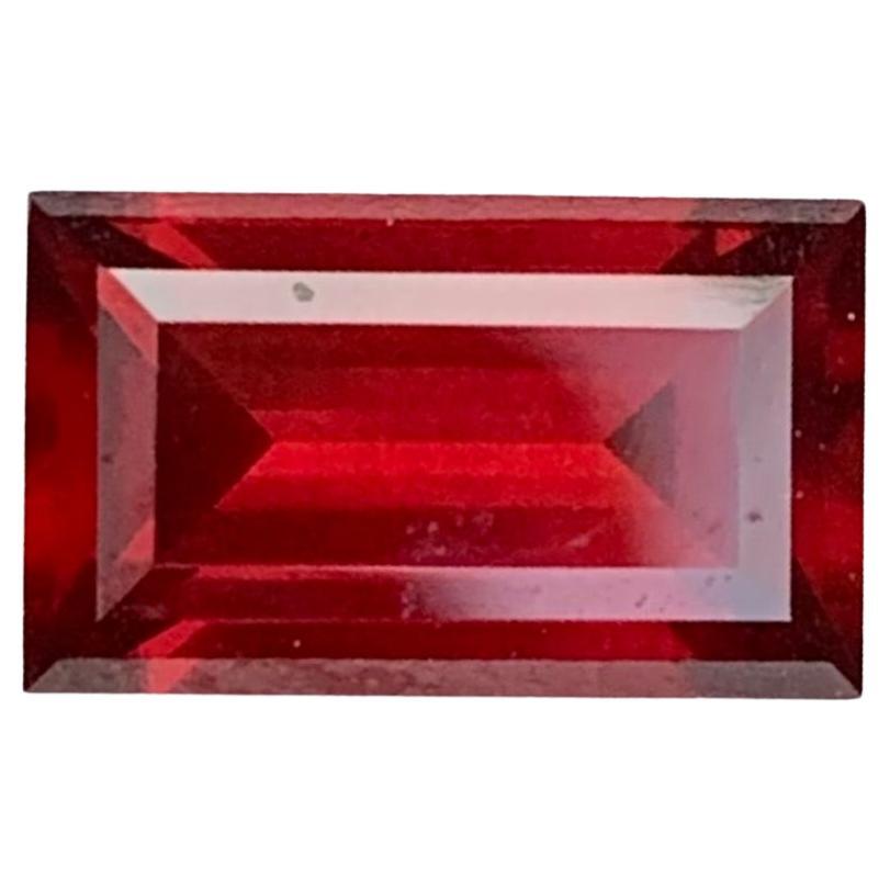 Pierre précieuse rhodolite naturelle non sertie de 3,35 carats en forme de baguette