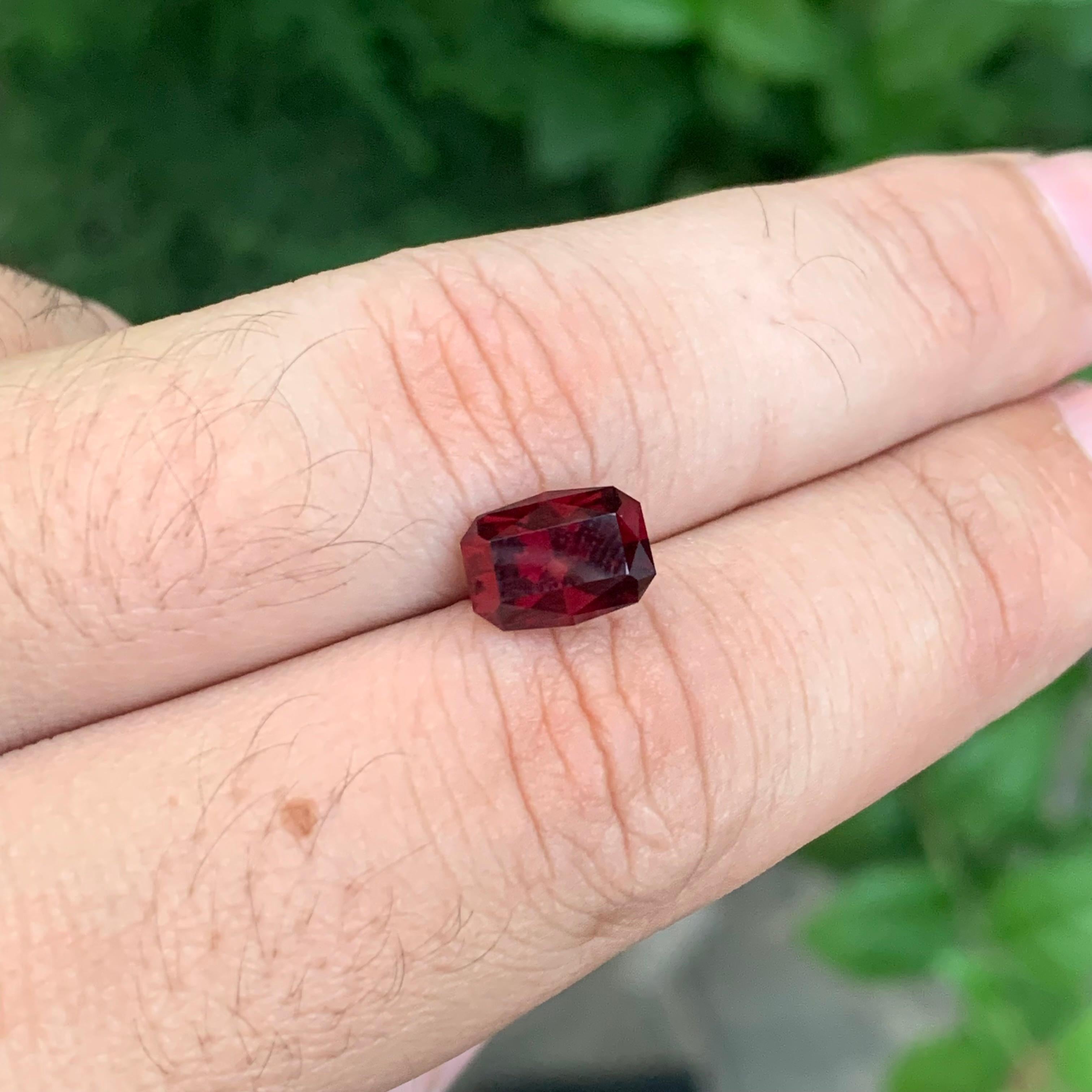 3.35 Carat Natural Loose Rhodolite Garnet Fancy Cut Gemstone (grenat rhodolite en vrac, taille fantaisie) en vente 2