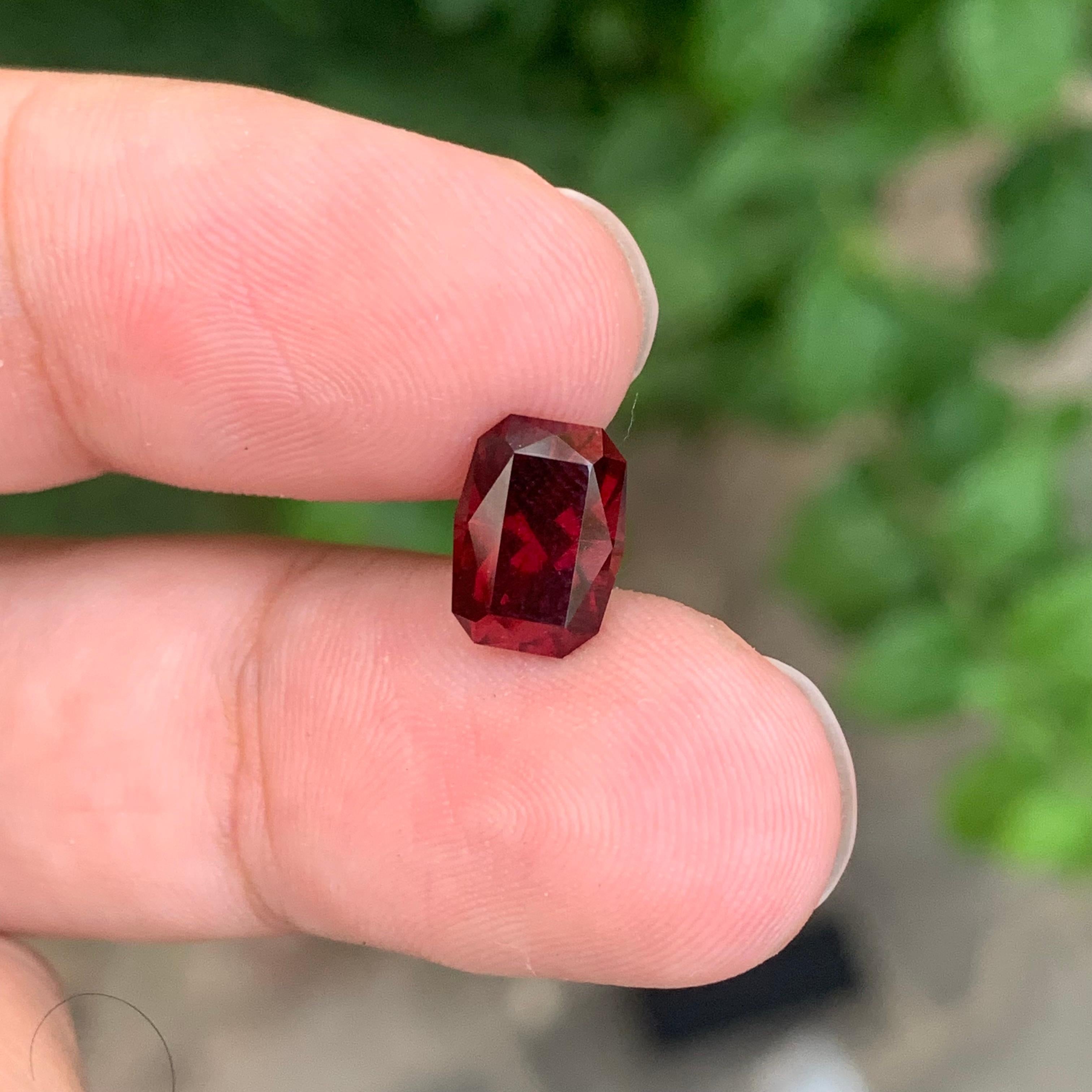 3.35 Carat Natural Loose Rhodolite Garnet Fancy Cut Gemstone (grenat rhodolite en vrac, taille fantaisie) en vente 3