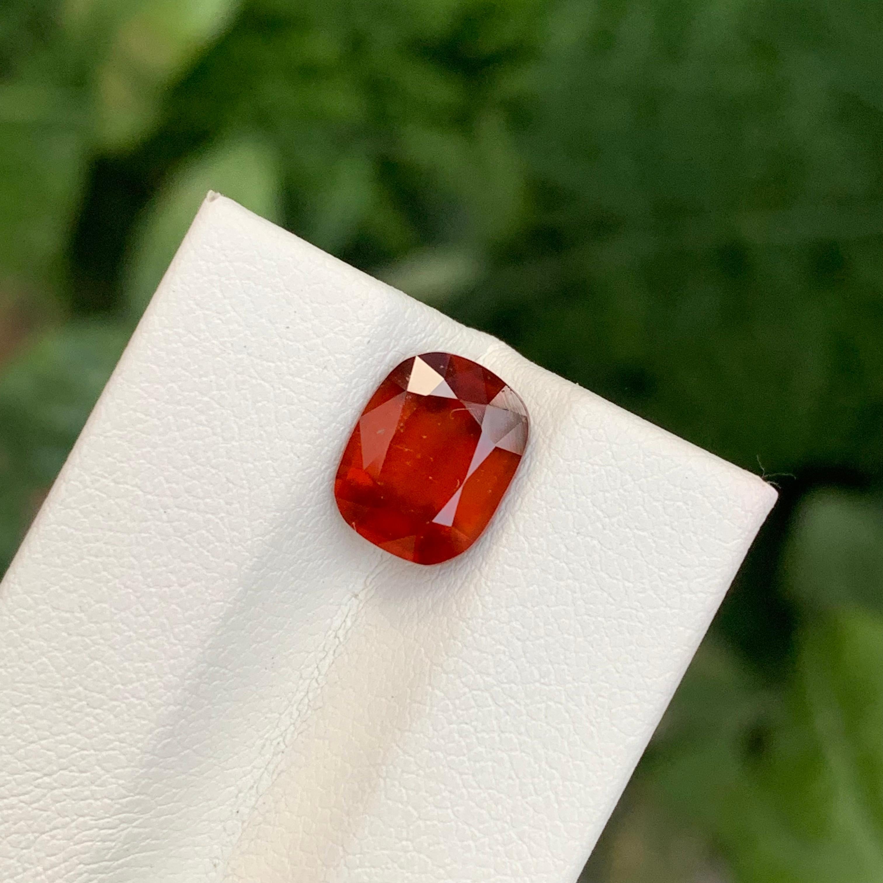 Taille coussin Pierre précieuse taille coussin en grenat hessonite naturelle non fumée de 3,35 carats en vente