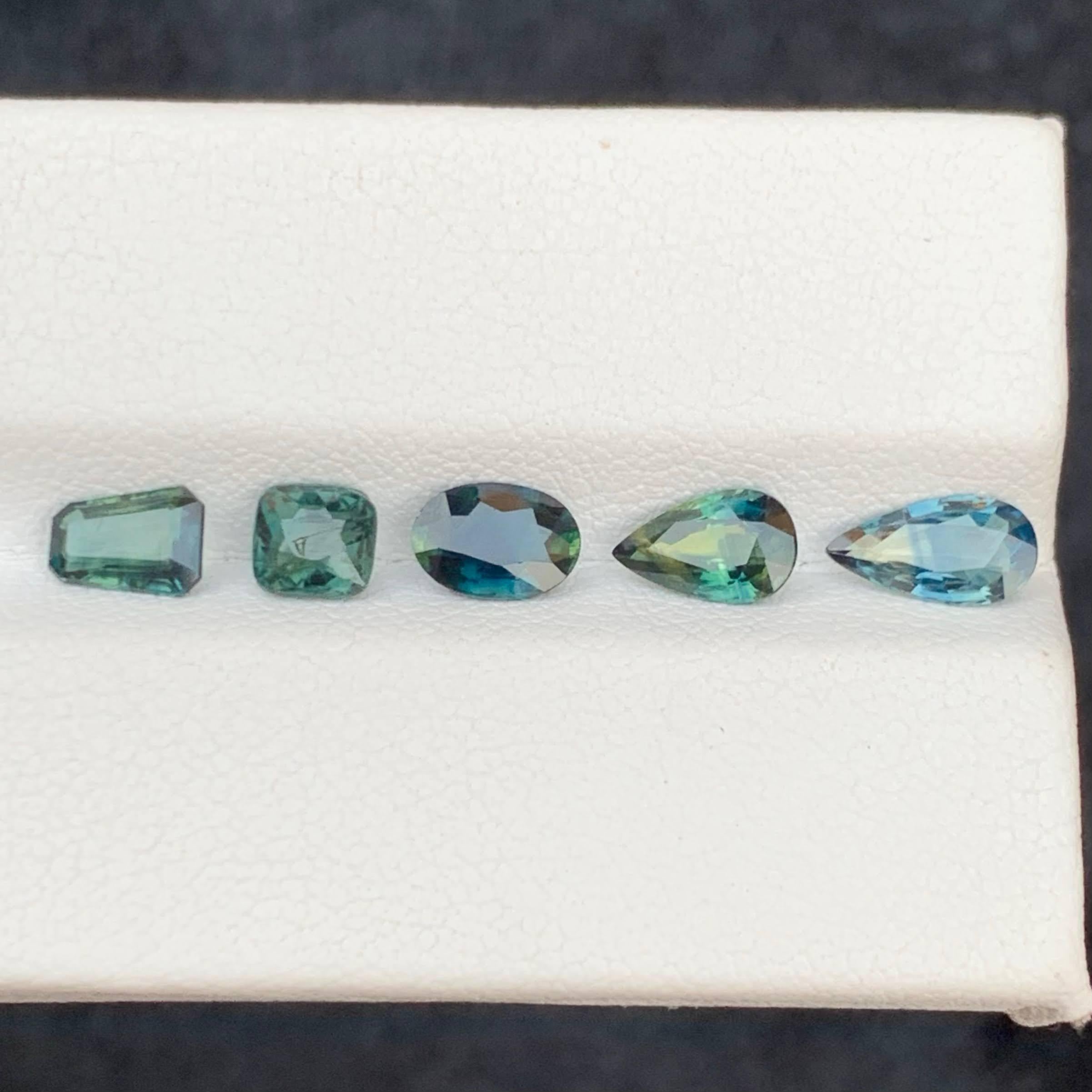 Peso 3,35 carati
Pezzo 5
Trattamento Nessuno 
Origine afgana 
Chiarezza VVS 
Taglio forma Taglio misto 





Questo lotto di zaffiri naturali sciolti da 3,35 carati è composto da 5 splendide gemme dal taglio misto provenienti dal Madagascar,