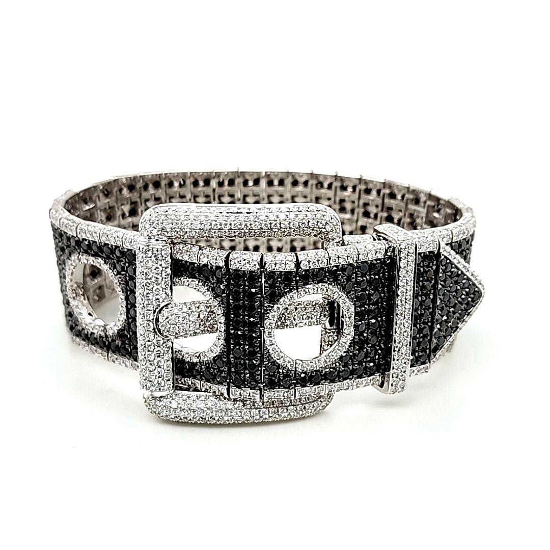 33,5 Karat Schwarzer und weißer Diamant  Weißgold, Gürtelarmband im Zustand „Neu“ im Angebot in New York, NY