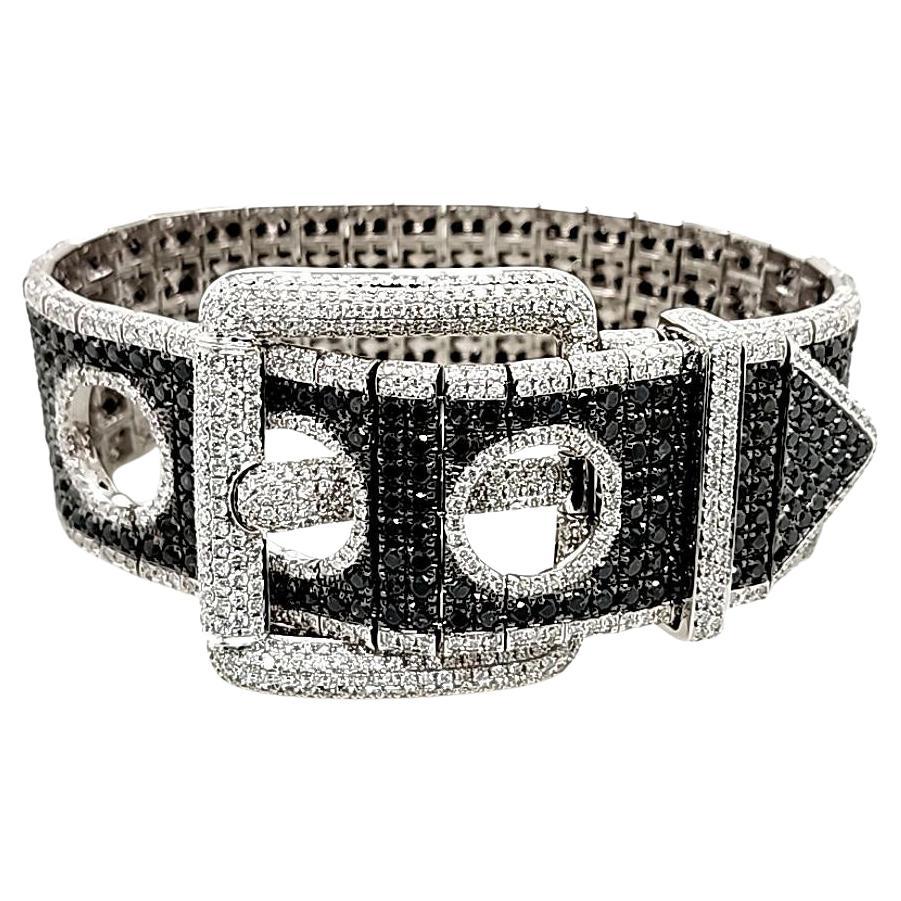 33,5 Karat Schwarzer und weißer Diamant  Weißgold, Gürtelarmband im Angebot