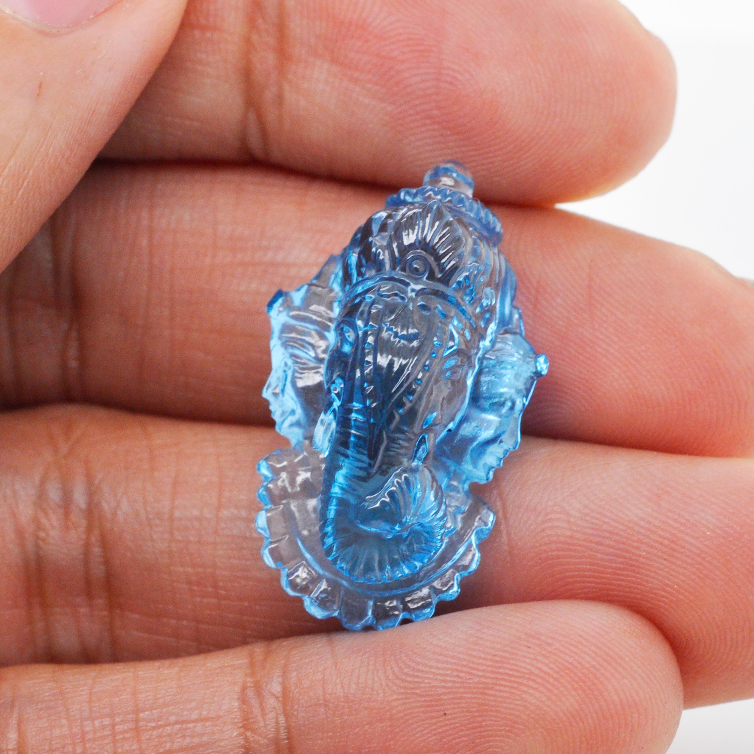 Contemporaneo 33,54 Carati di Topazio Blu Svizzero Ganesha Riddhi Siddhi Scultura Gemma Sciolta in vendita