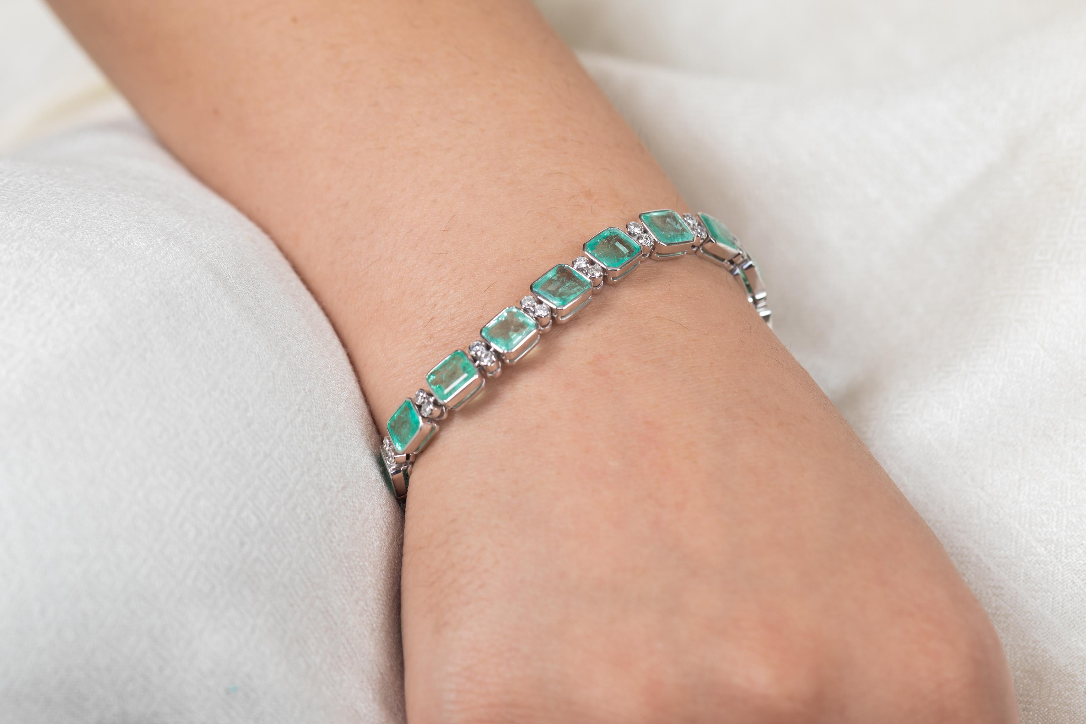 33.58 Carat Octagon Cut Emerald Tennis Bracelet with Diamonds in 18K White Gold For Sale 2