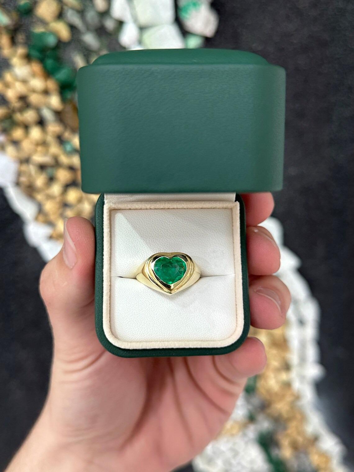3.35ct 18K AAA Fine Quality Heart Cut Colombian Emerald Bezel Set Solitaire Ring In New Condition For Sale In Jupiter, FL