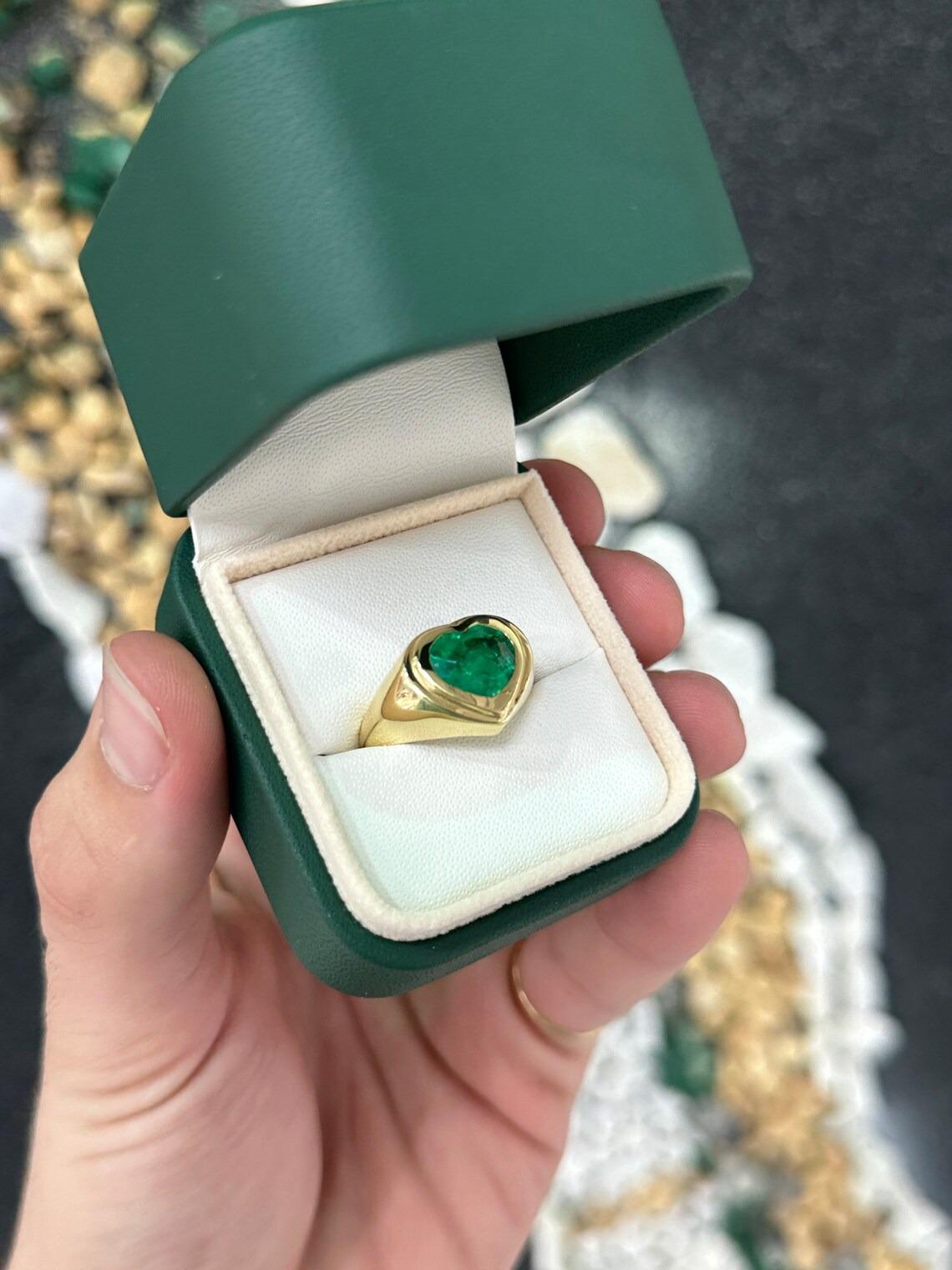 Women's 3.35ct 18K AAA Fine Quality Heart Cut Colombian Emerald Bezel Set Solitaire Ring For Sale