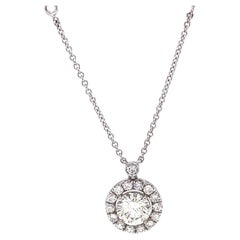 Collier en or blanc 14 carats avec pendentif halo en diamant rond naturel de 3,35 carats