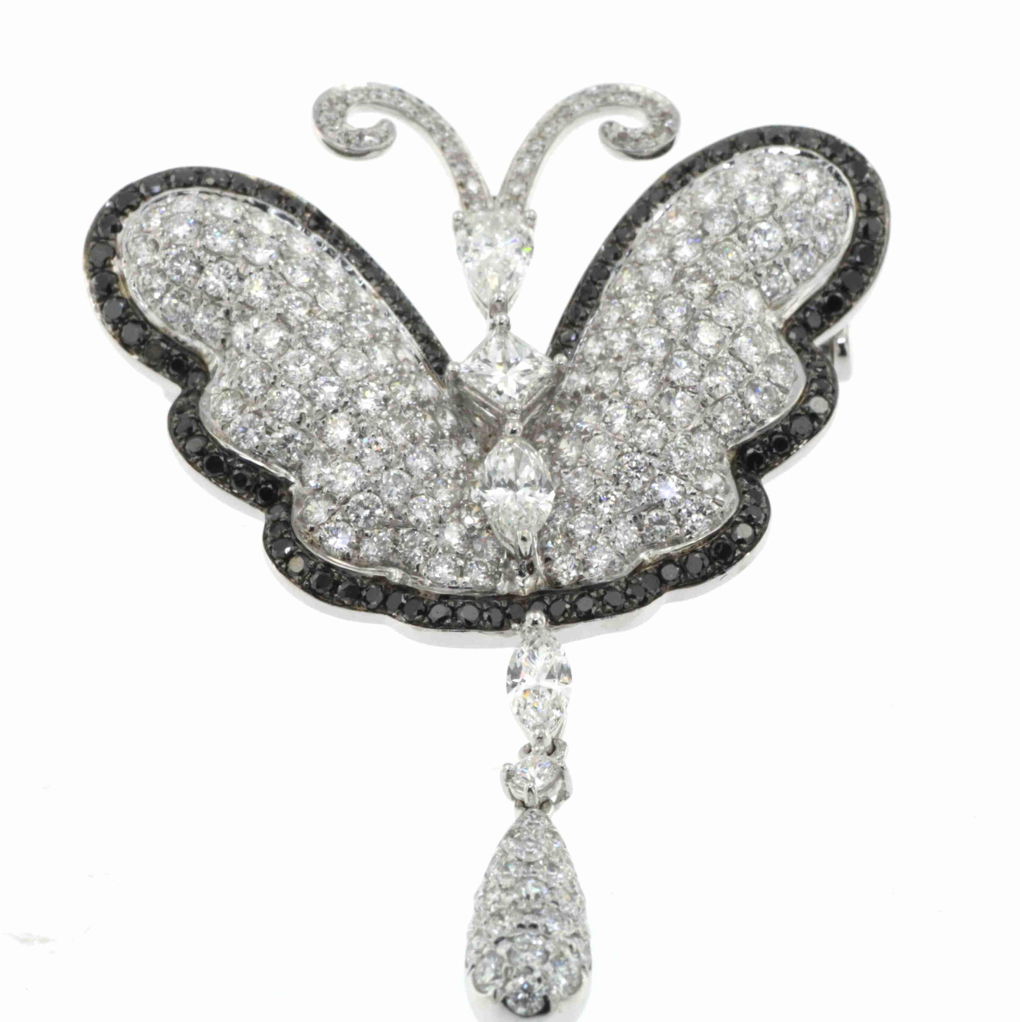 Broche Mariposa Diamante Blanco Diamante Negro en Oro Blanco de 18 Kilates en Nuevo estado para la venta en Hong Kong, HK