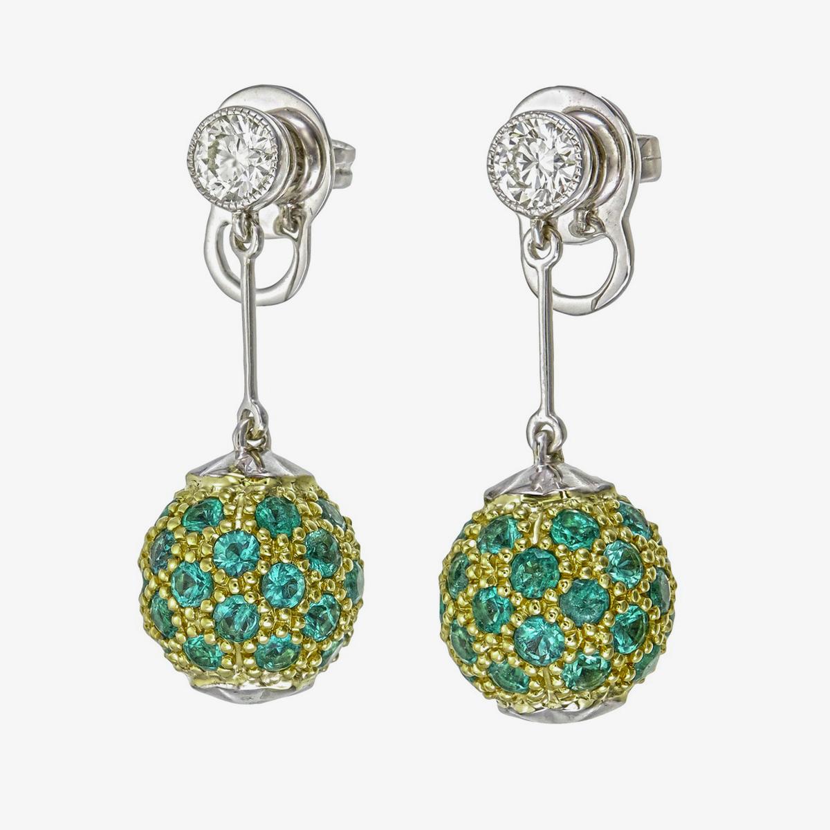 3,36 Karat Smaragd und Diamant-Ohrringe in 18 Karat Weißgold (Rundschliff) im Angebot