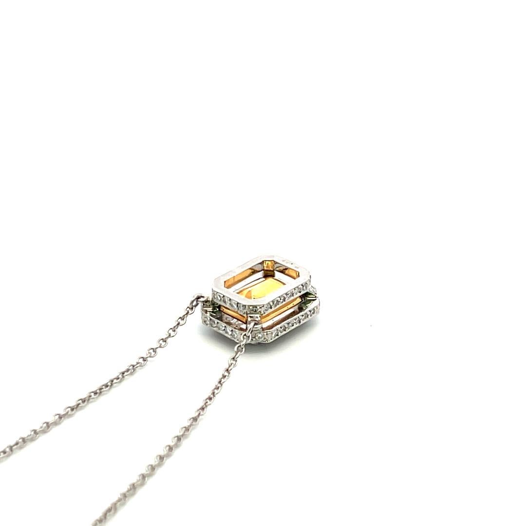 Collana con ciondolo in platino con diamanti rotondi e taglio radiante da 3,36 carati in vendita 3