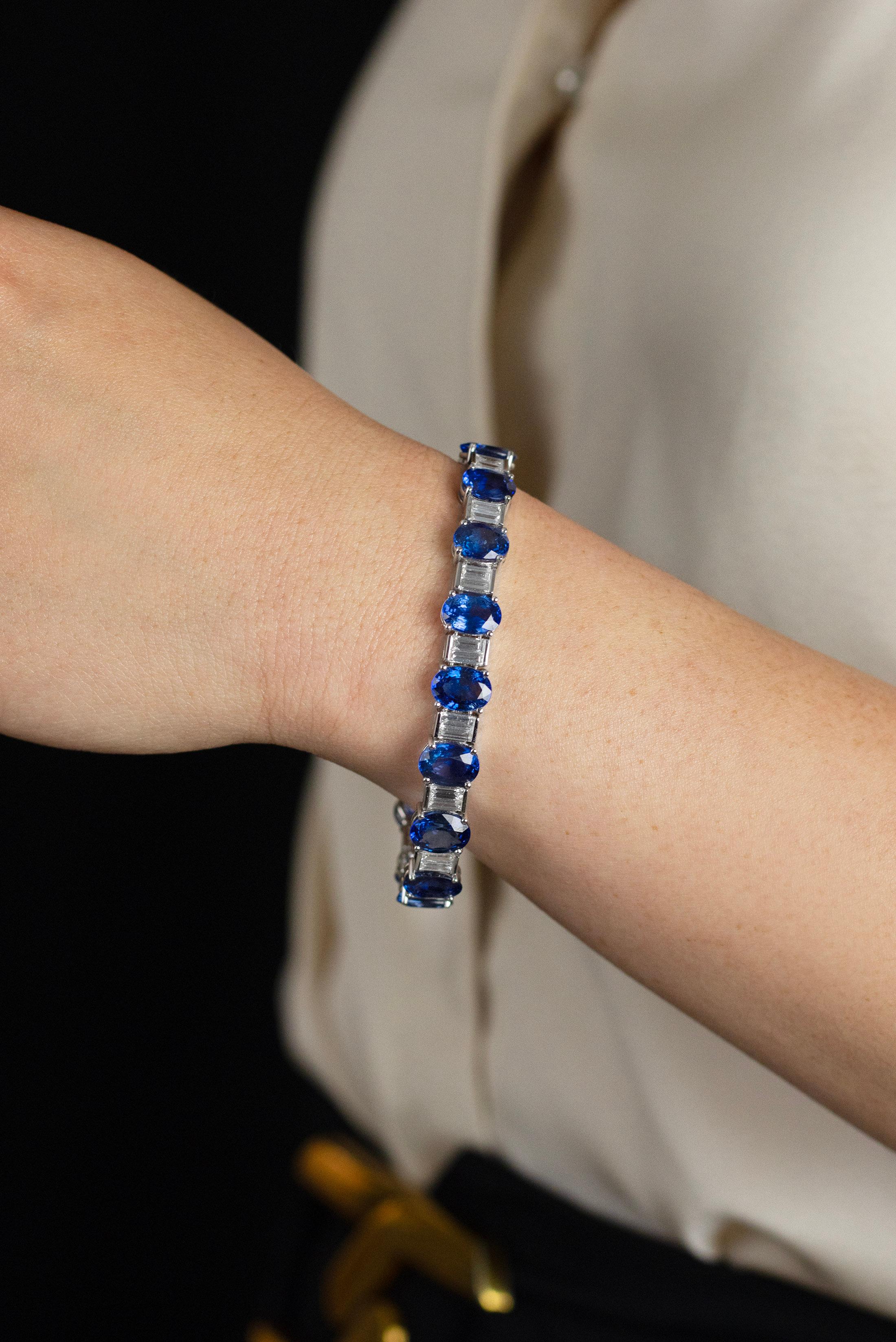 Roman Malakov 33.66 Karat blauer Saphir im Ovalschliff mit Diamant-Tennisarmband im Zustand „Neu“ im Angebot in New York, NY