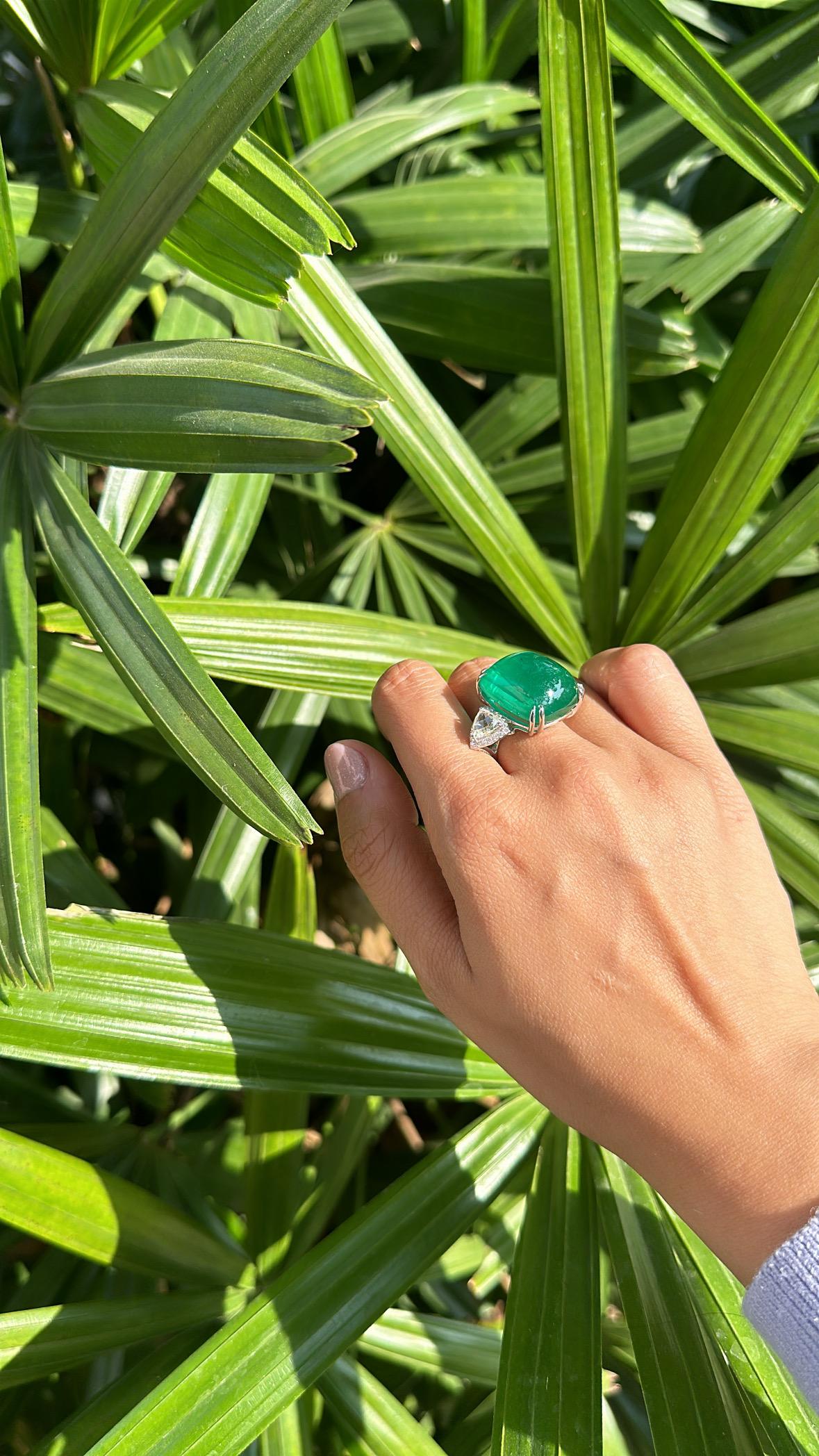 33.68 carats natural Zambian Emerald Sugarloaf & Rose Cut Diamond Cocktail  Ring 3