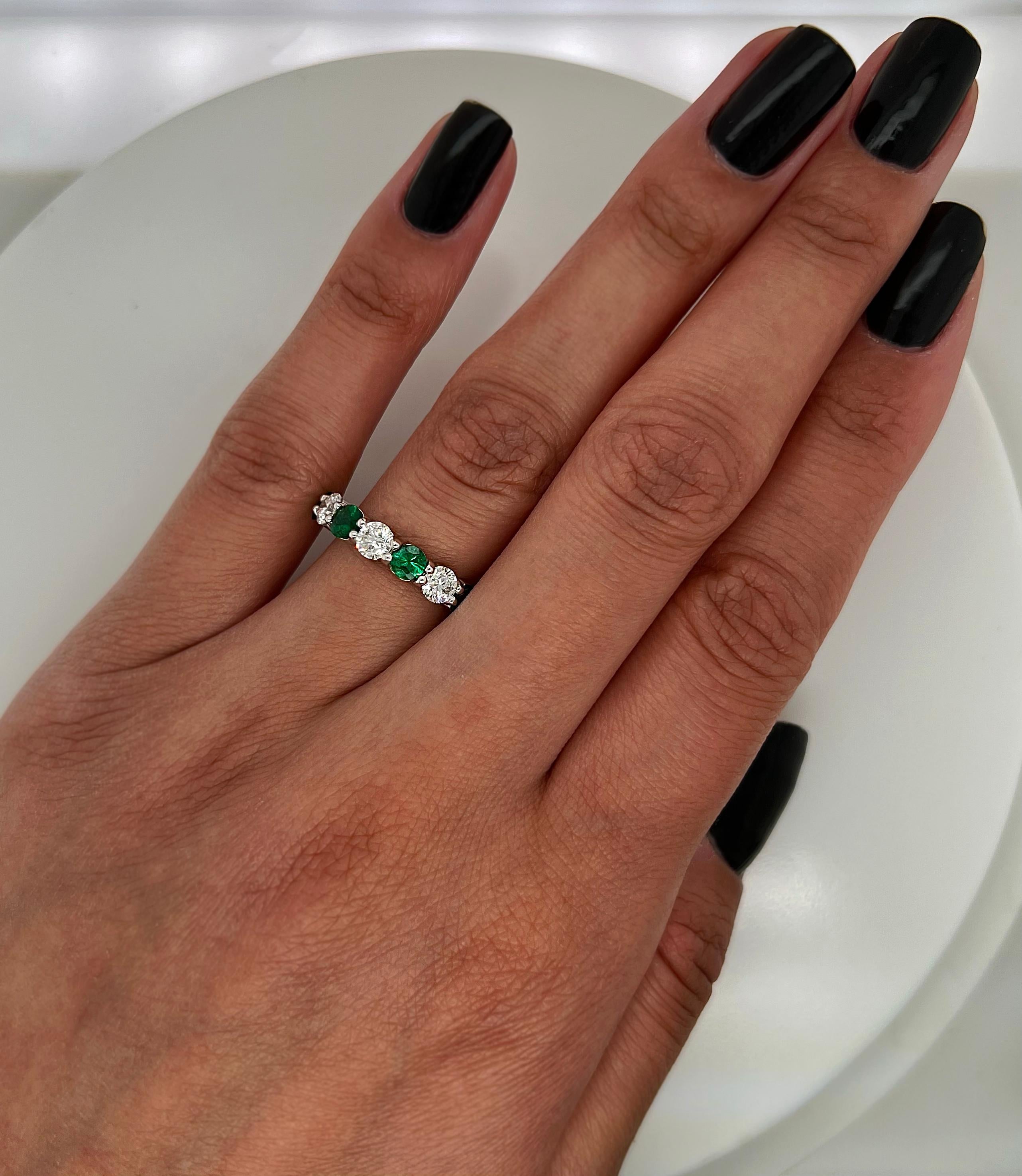 Round Cut 3.36 Total Carat Green Emerald and Diamond Ladies Ring For Sale