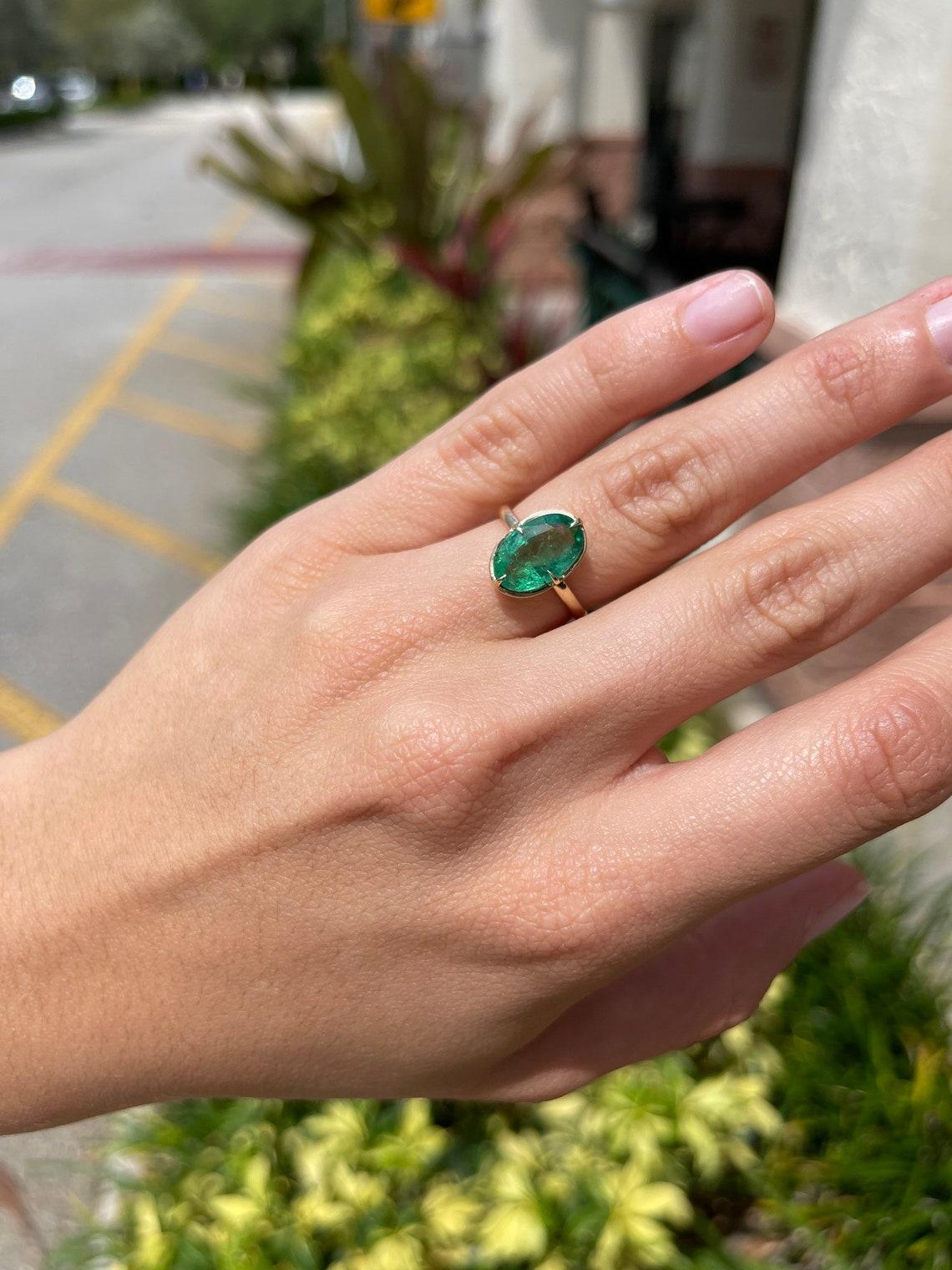 emerald ring gold band