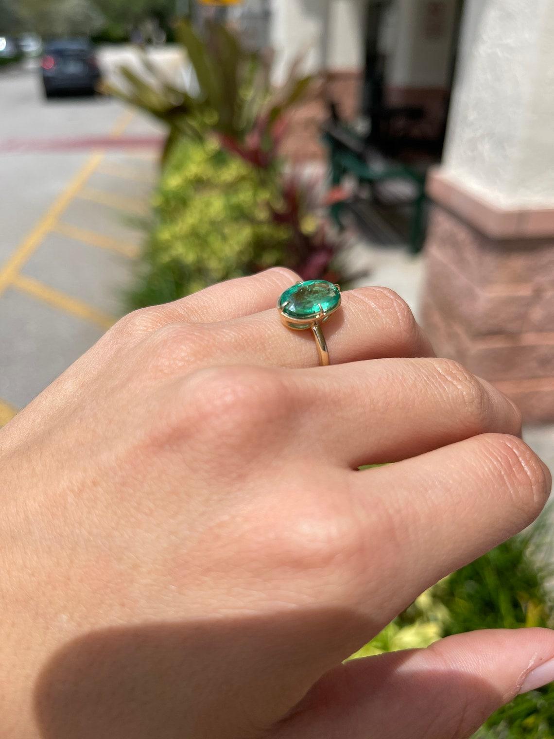 Oval Cut 3.36cts 14K Oval Emerald Solitaire Gold Ring For Sale