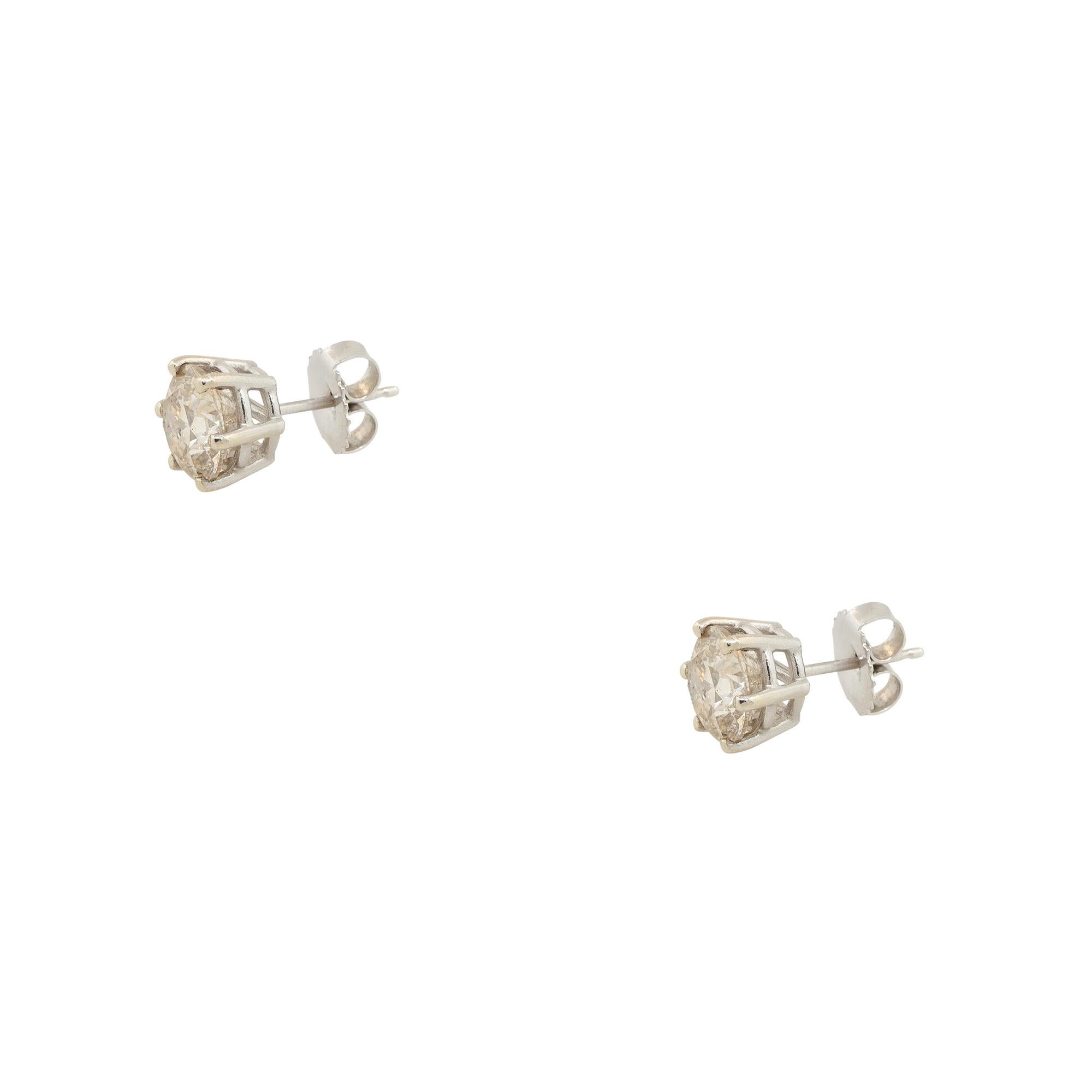 Material: 14k White Gold
Diamond Details: Approx. 3.37ctw of round cut Diamonds. Diamonds are L/M in color and SI3 in clarity
Total Weight: Unknown
Earring Backs: Friction Backs
Additional Details: This item comes with a presentation box!
SKU: G10007