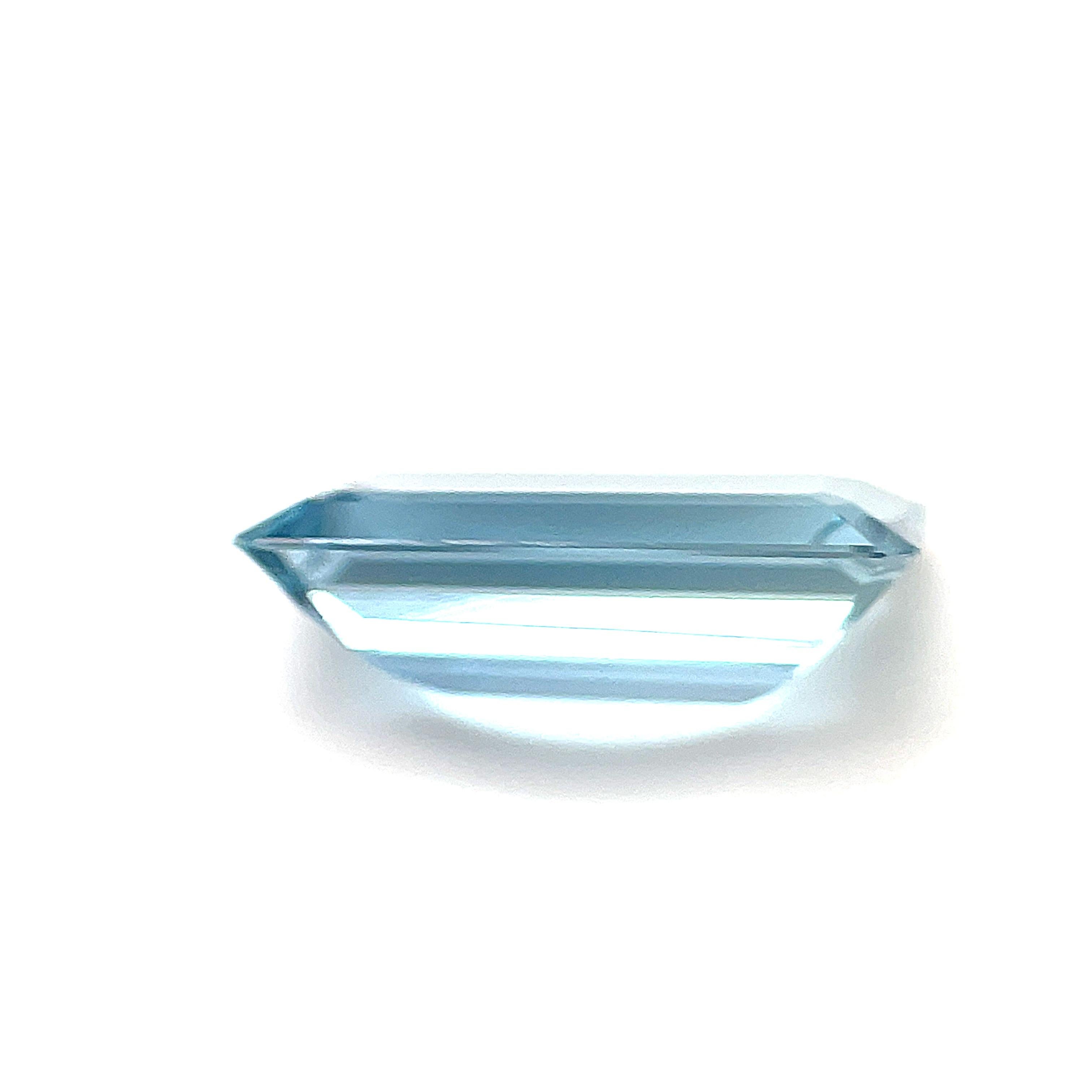 Artisan 3.37 Carat Emerald Cut Octagonal Loose Unset Aquamarine Gemstone en vente