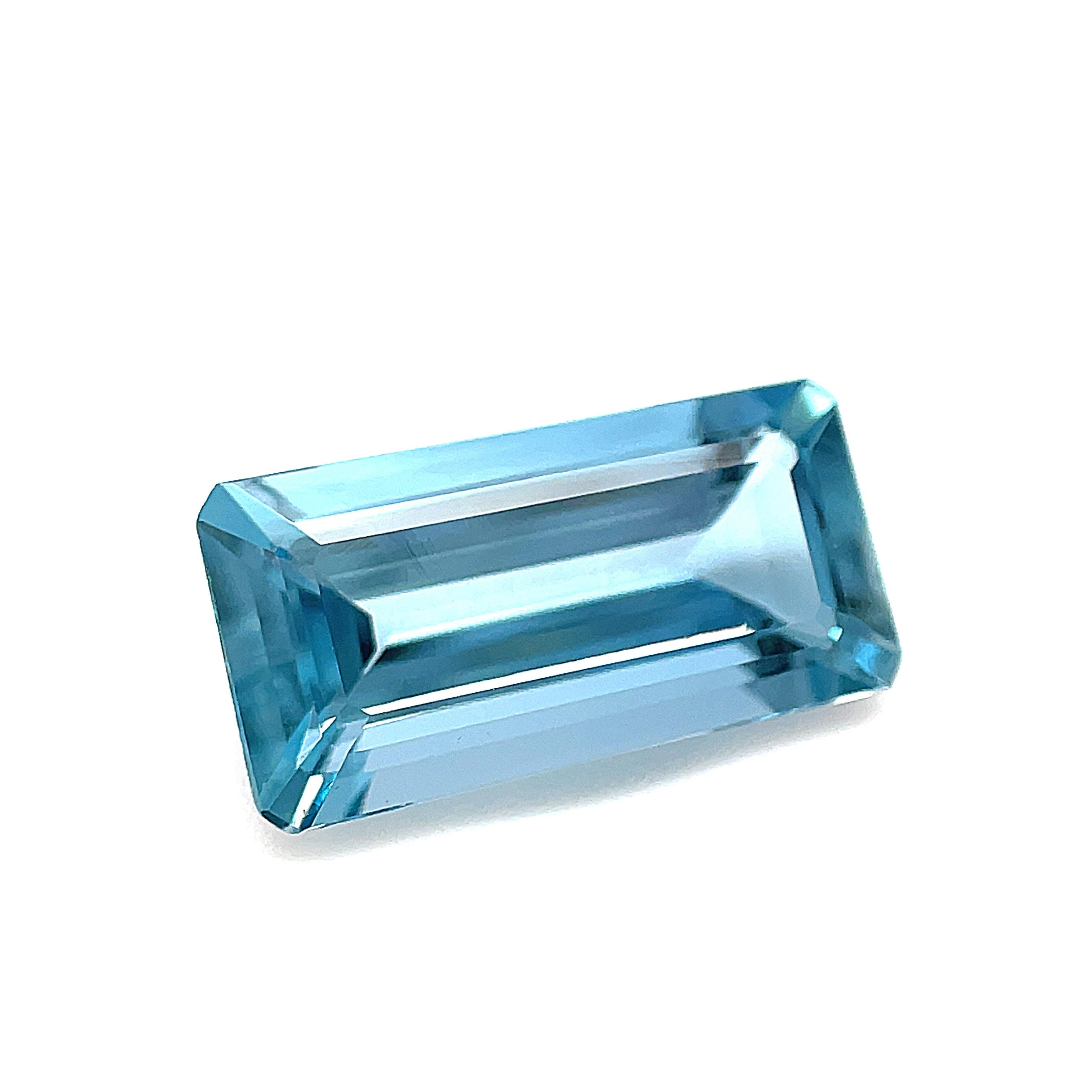 3.37 Carat Emerald Cut Octagonal Loose Unset Aquamarine Gemstone Neuf - En vente à Los Angeles, CA