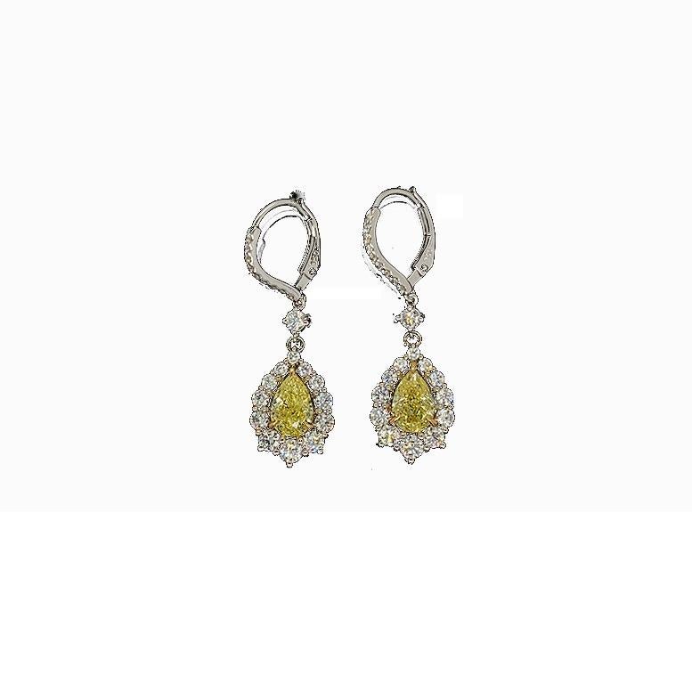3,37 Karat Ausgefallene gelbe & farblose Diamant-Halo-Tropfen-Ohrringe, GIA-Bericht. 18K. (Viktorianisch) im Angebot