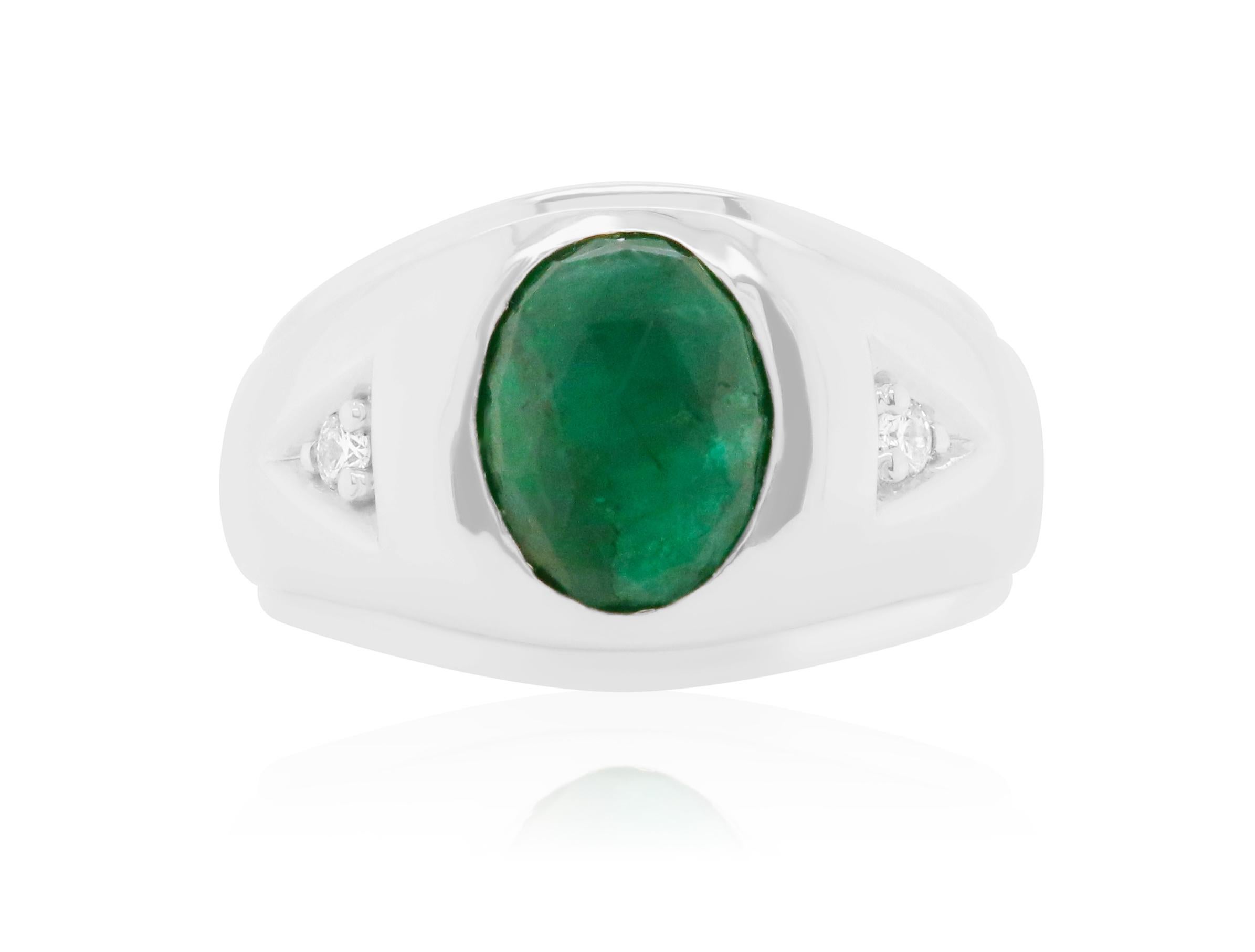 Esmeralda ovalada de 3,37 quilates y diamante redondo Anillo para hombre de oro blanco de 14k Contemporáneo en venta