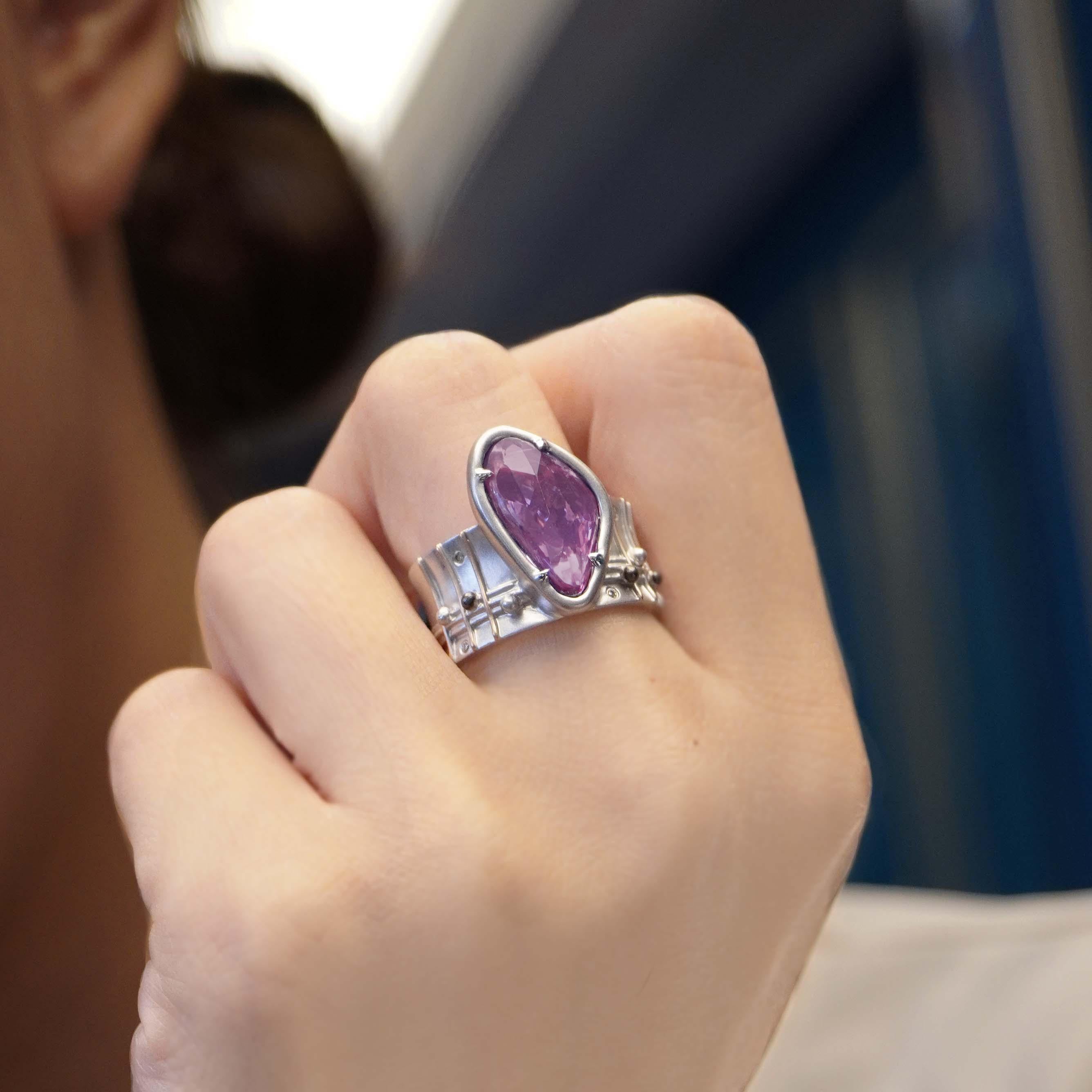 Women's or Men's 3.37 Carat Purple No Heat Sapphire Interstellar 18k Ring For Sale