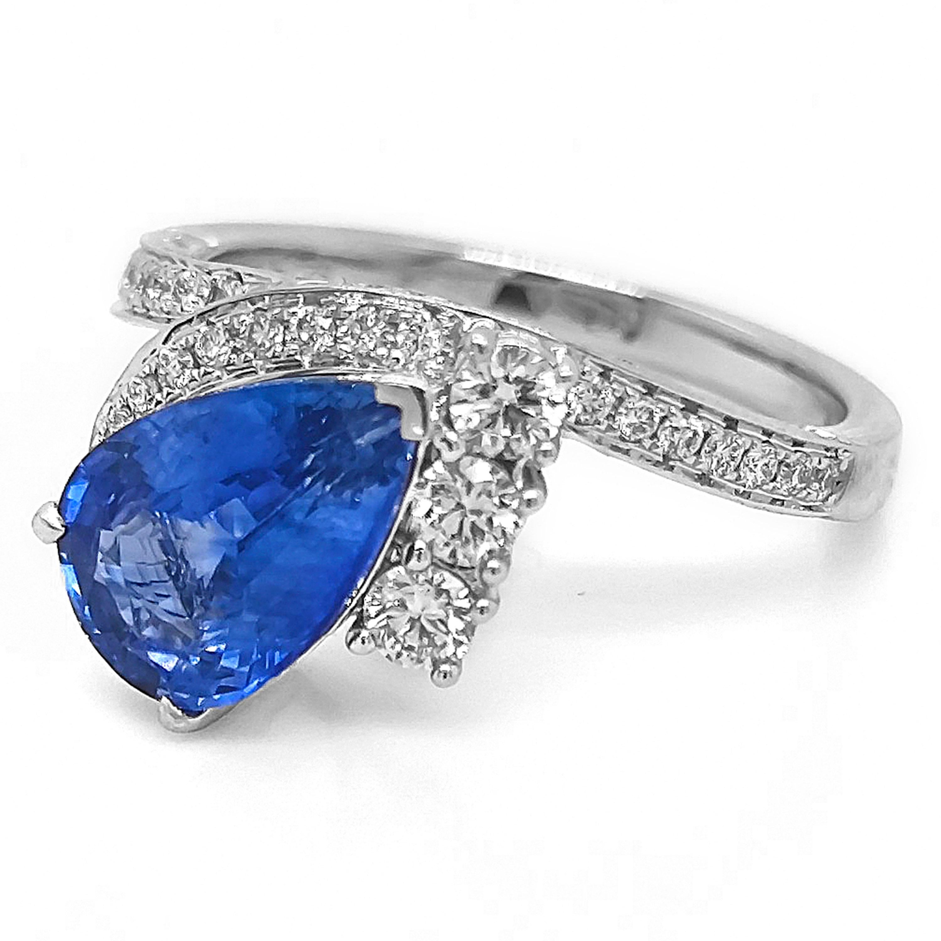 Women's 3.37 Carat Sapphire and White Diamond White Gold Ring For Sale