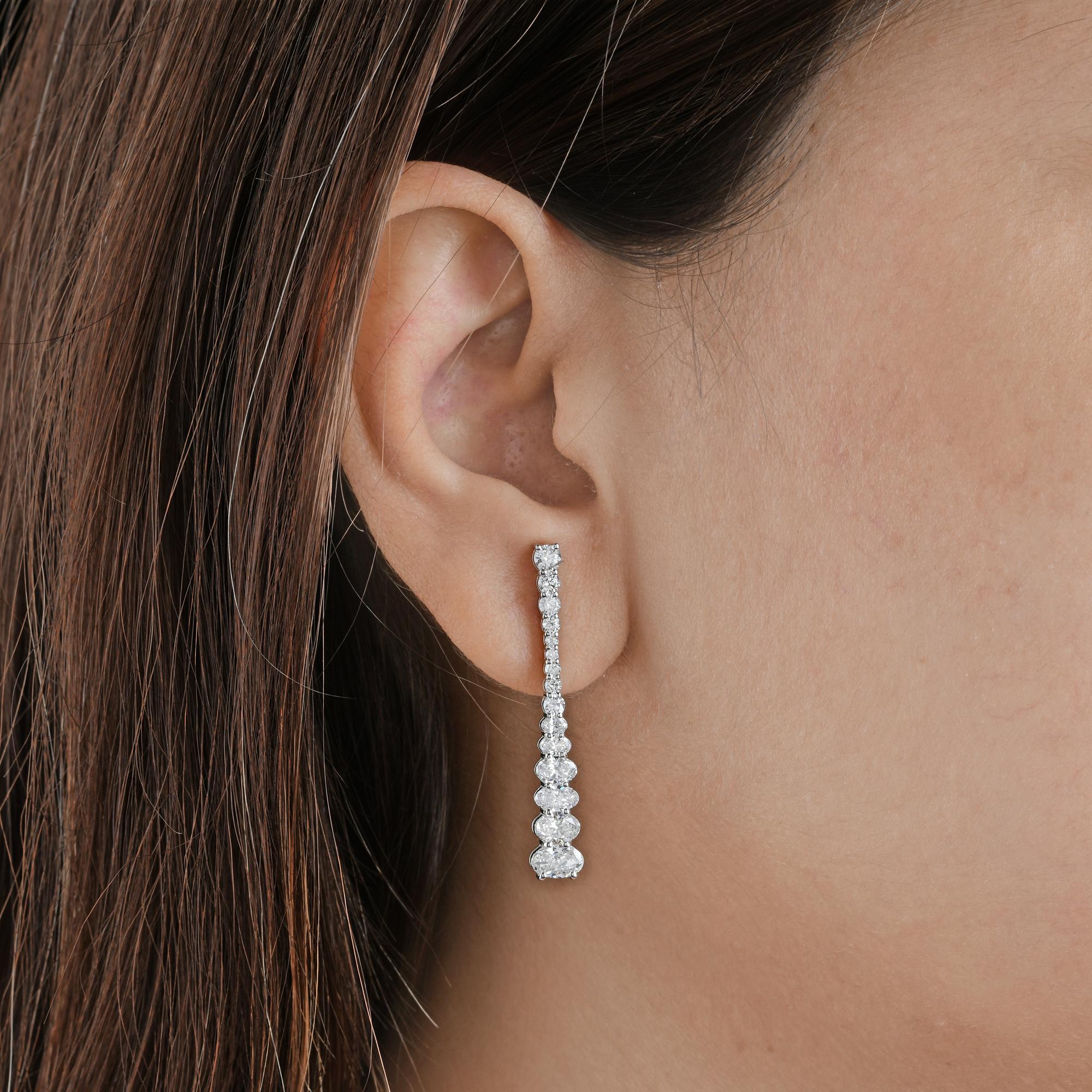 Taille ovale Pendants d'oreilles en or blanc 18 carats avec diamants ovales et ronds gradués SI/H de 3,37 carats en vente