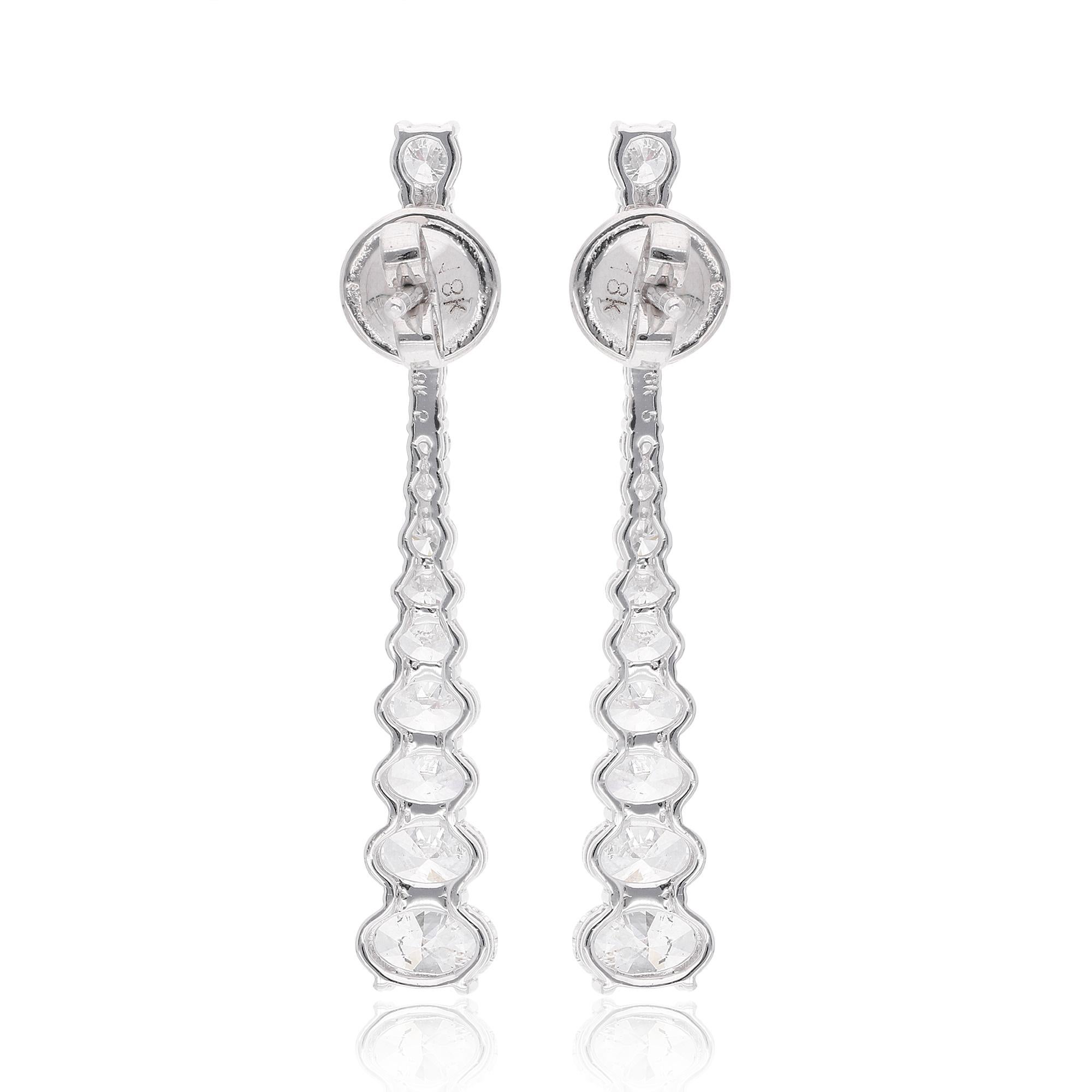 Pendants d'oreilles en or blanc 18 carats avec diamants ovales et ronds gradués SI/H de 3,37 carats Neuf - En vente à Diera, Dubai