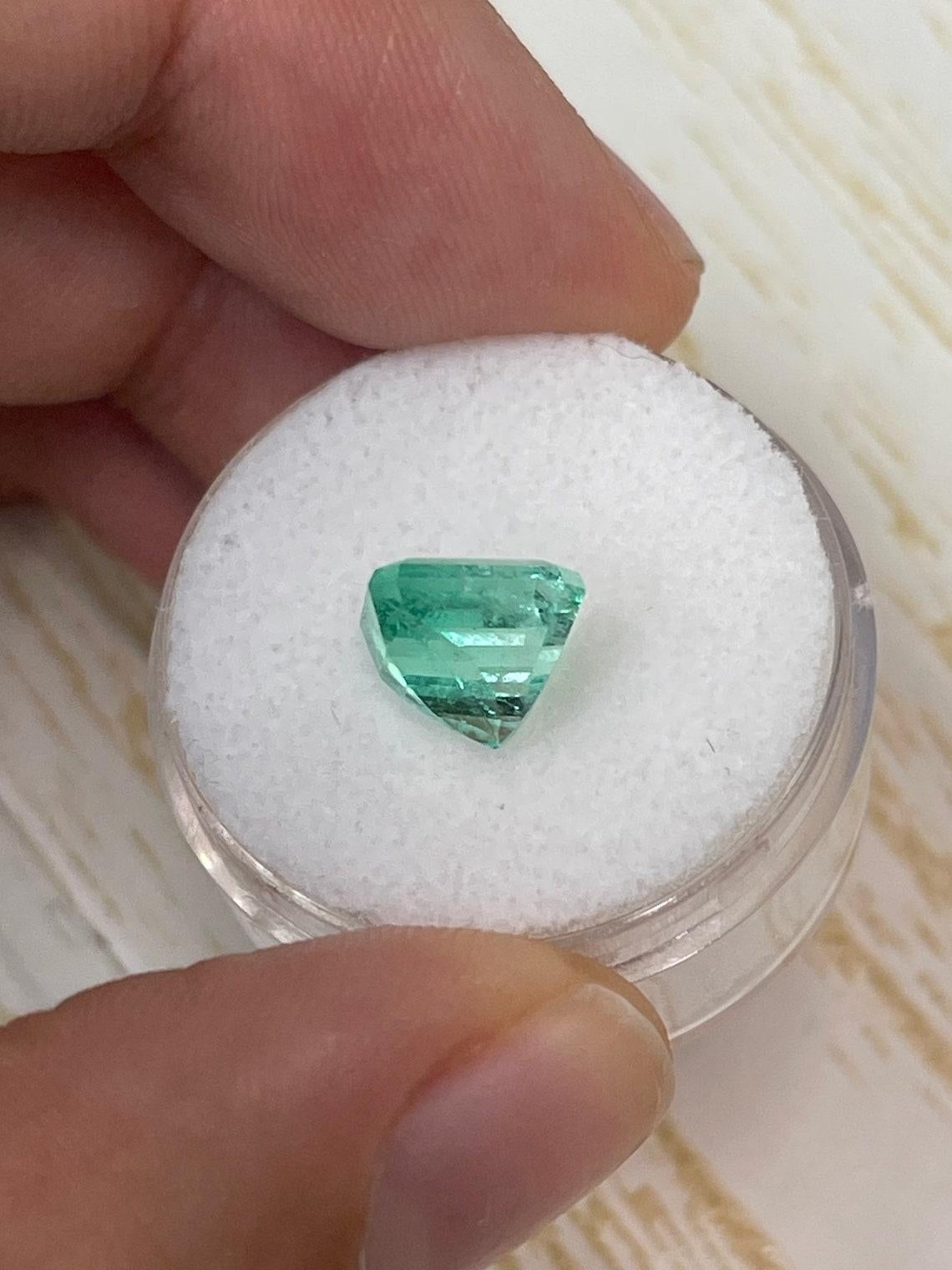 Smeraldo colombiano da 3,37 carati VS Jyotish - Gemma quadrata di maggio con taglio Asscher In condizioni Nuovo in vendita a Jupiter, FL